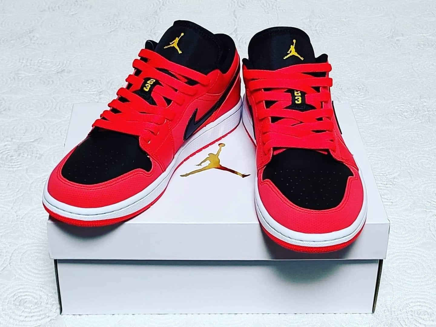 (W) Jordan 1 Low Siren Red 착용 스타일 - 3