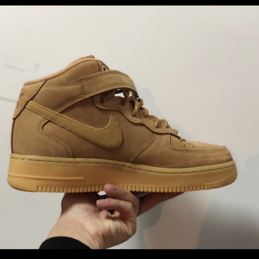 Nike Air Force 1 Mid '07 WB Flax 착용 스타일