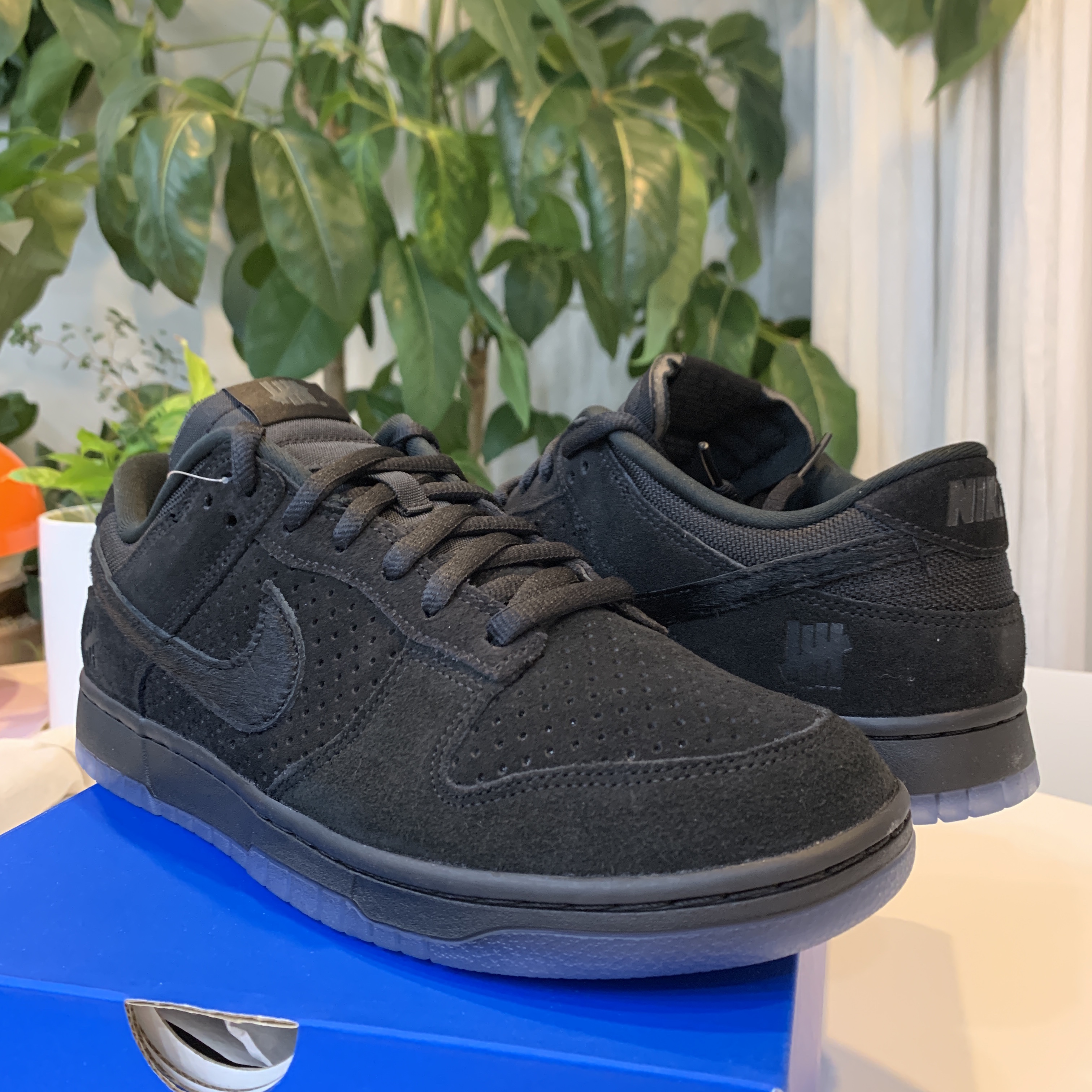 Nike x Undefeated Dunk Low SP 5 On It Black 착용 스타일