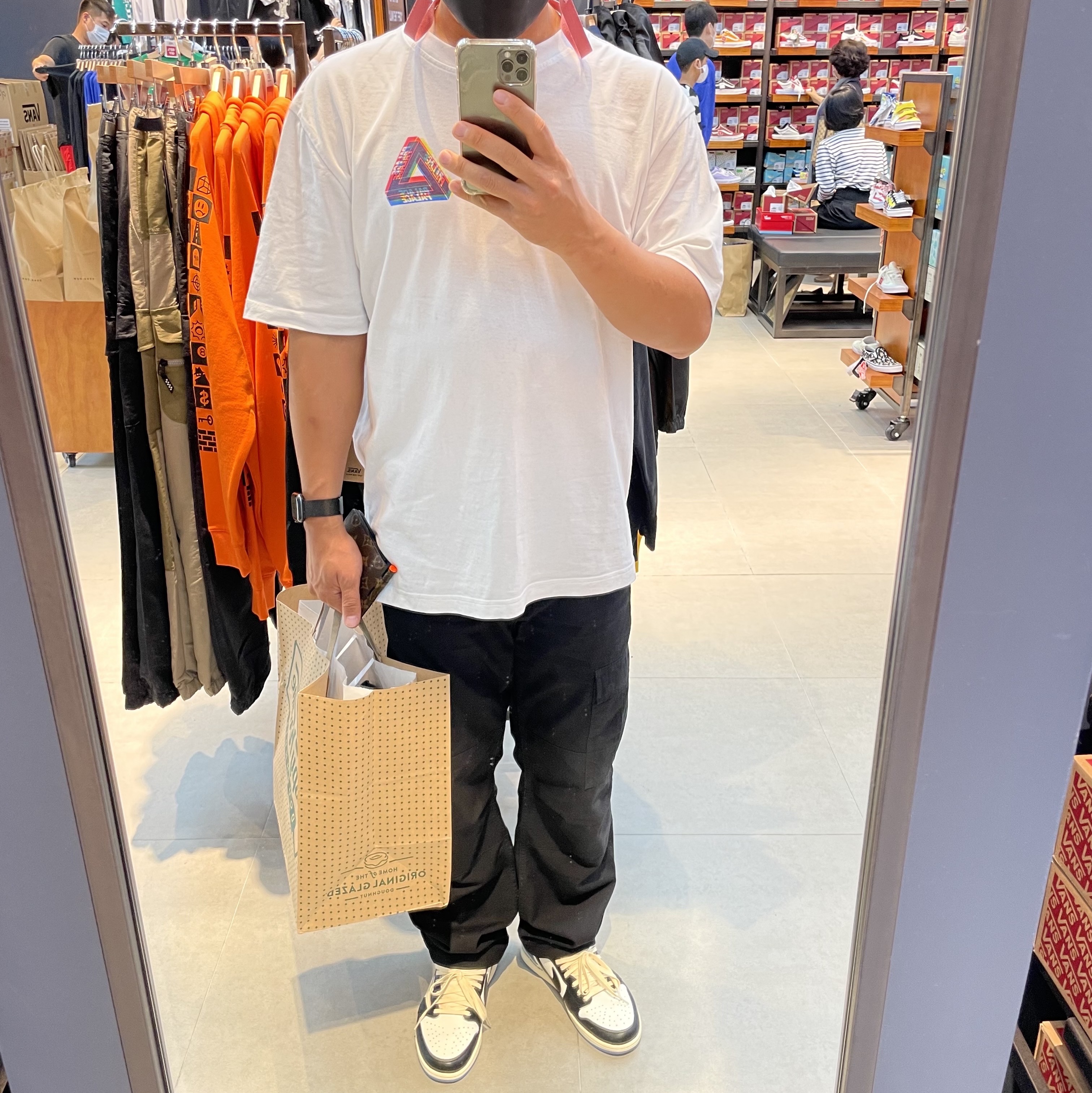 Jordan 1 x Travis Scott x Fragment Retro Low OG SP Military Blue, Palace Tri-Ferg Colour Blur T-Shirt White - 20FW 착용 스타일