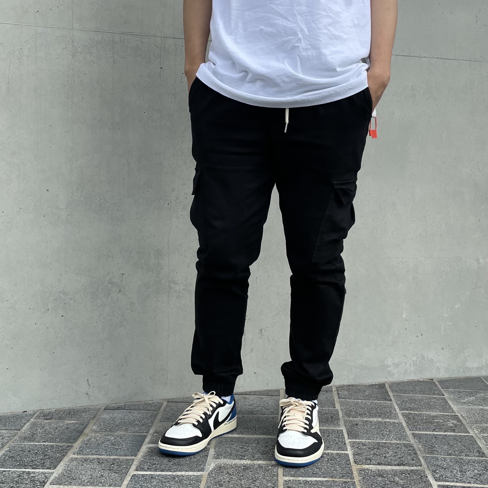 Jordan 1 x Travis Scott x Fragment Retro Low OG SP Military Blue 착용 스타일 - 1