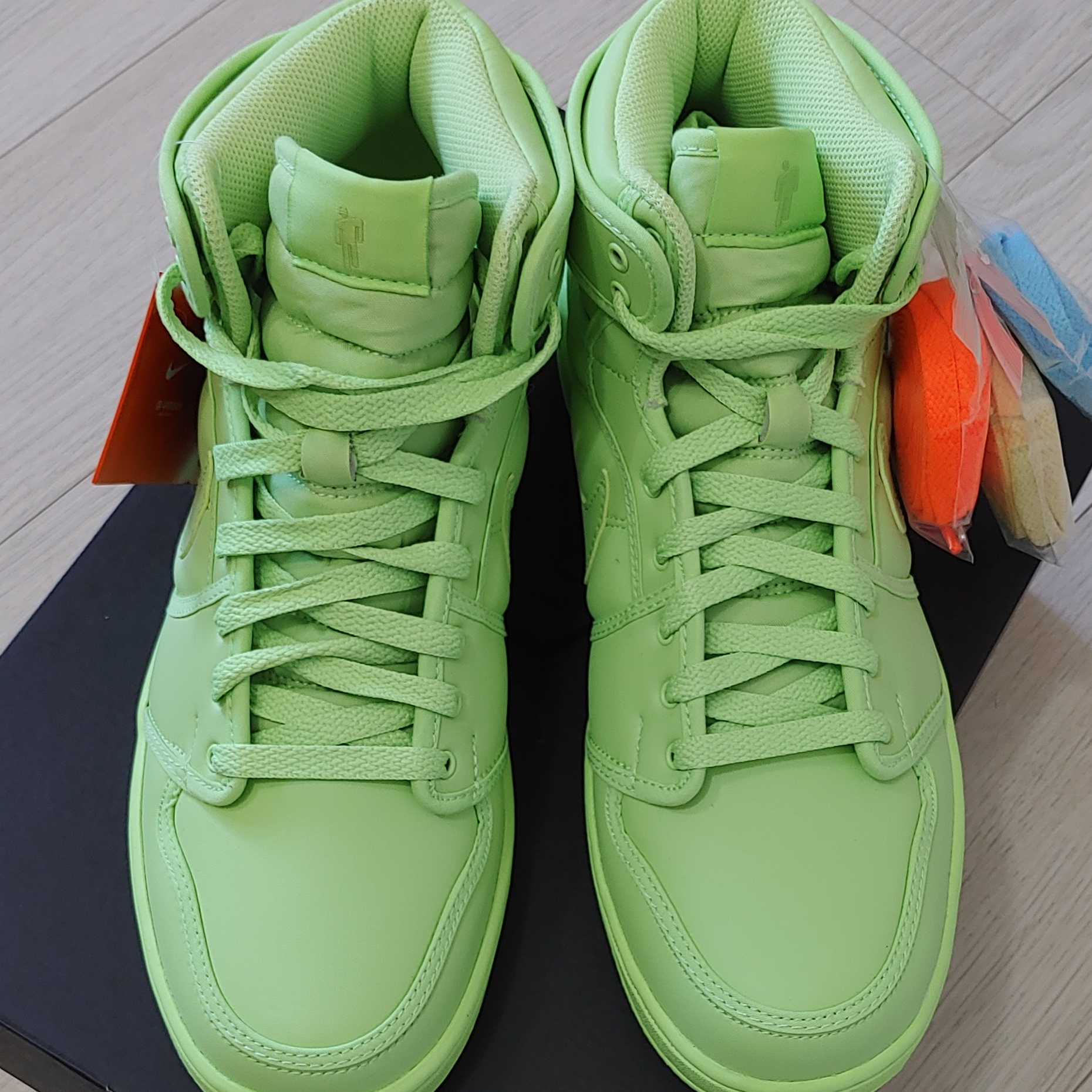 (W) Jordan 1 x Billie Eilish KO SP Lime Green 착용 스타일 - 5