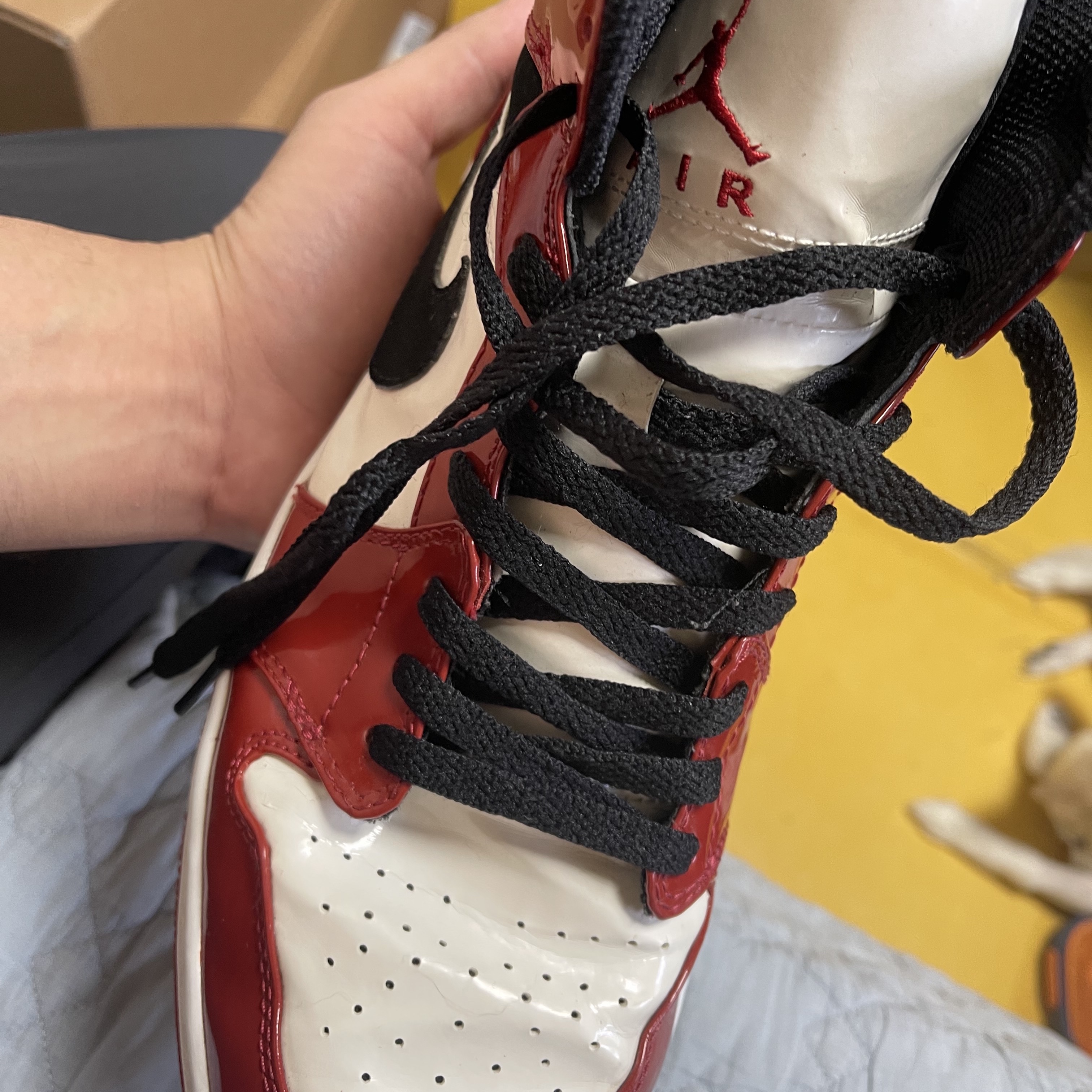 Jordan 1 Retro Patent Chicago Bulls 2003 착용 스타일 - 4