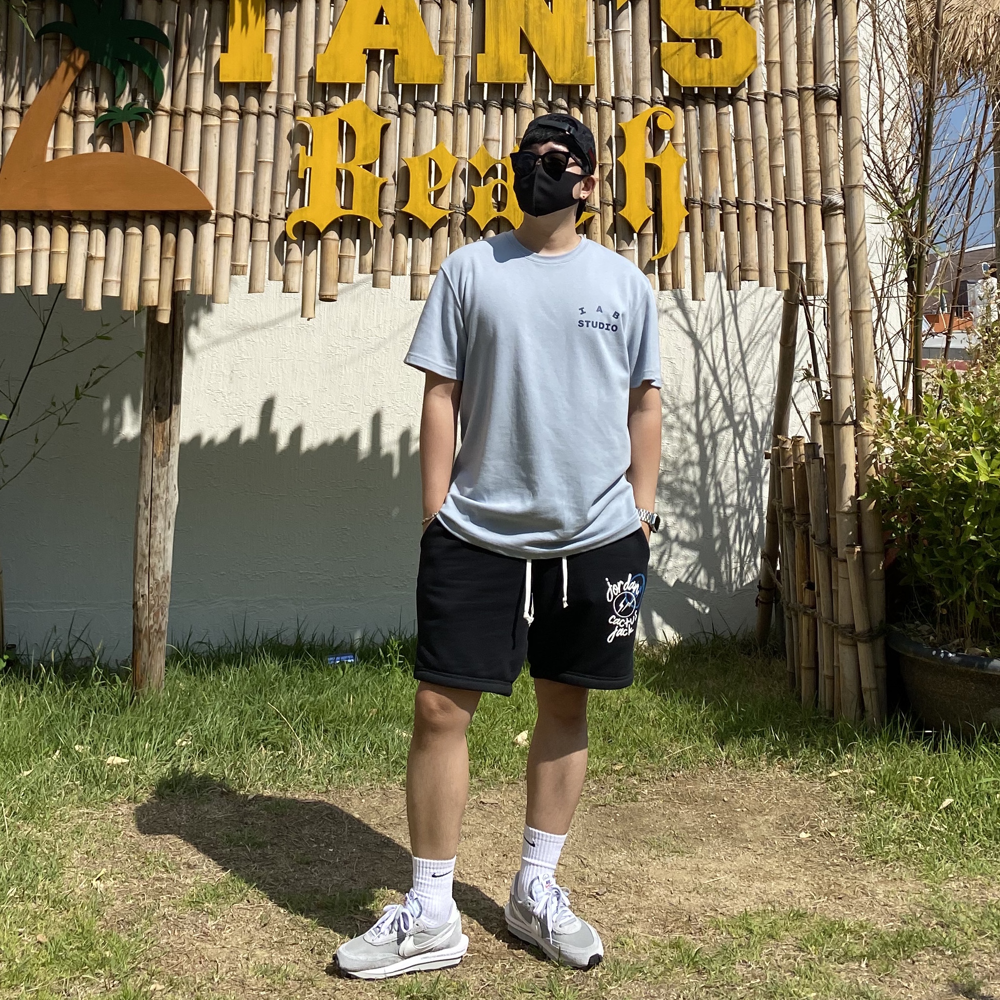 IAB Studio T-Shirt Ash Blue - 21SS, Nike x Sacai x Fragment LDWaffle Light Smoke Grey 착용 스타일