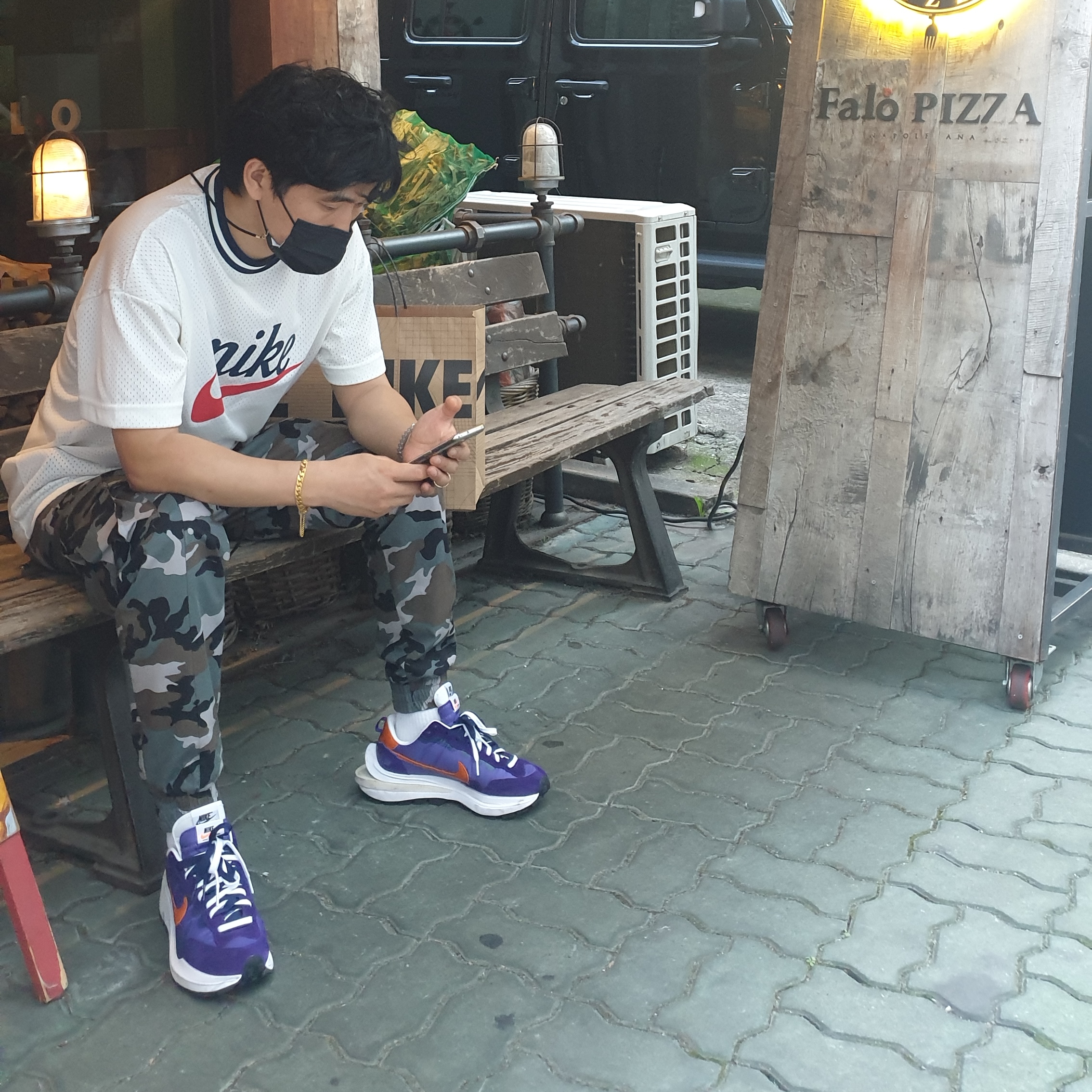 Nike x Sacai VaporWaffle Dark Iris ์ฐฉ์ฉ ์คํ์ผ