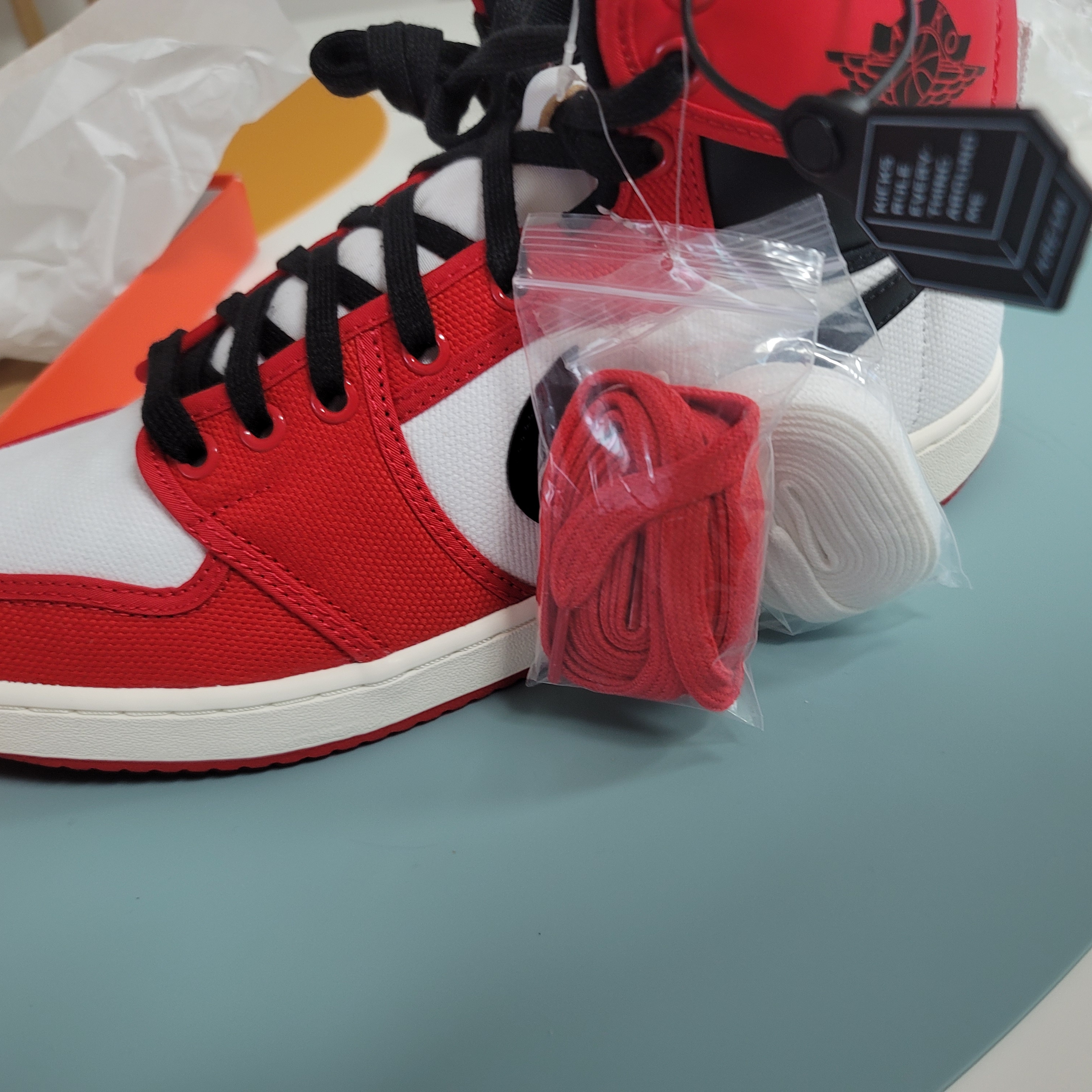 Jordan 1 KO Chicago 2021 착용 스타일 - 1