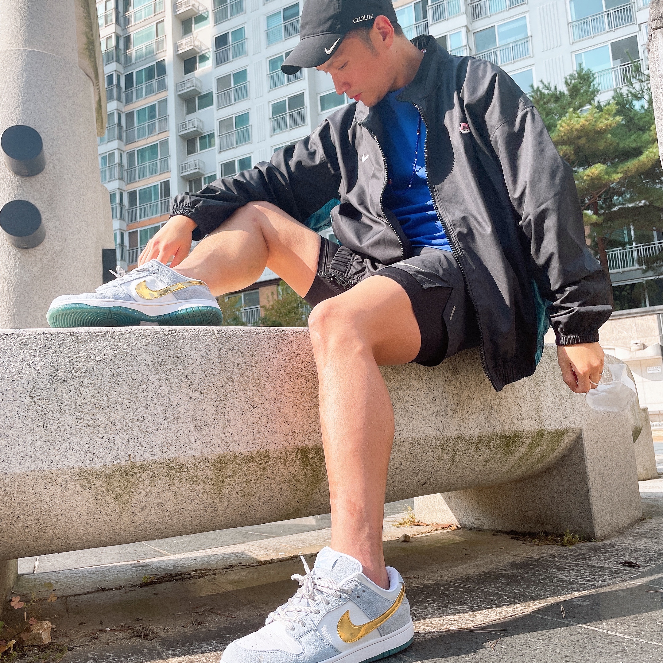 Nike x Sean Cliver SB Dunk Low Holiday Special, Nike x Skepta M NRG Track Jacket Black 착용 스타일