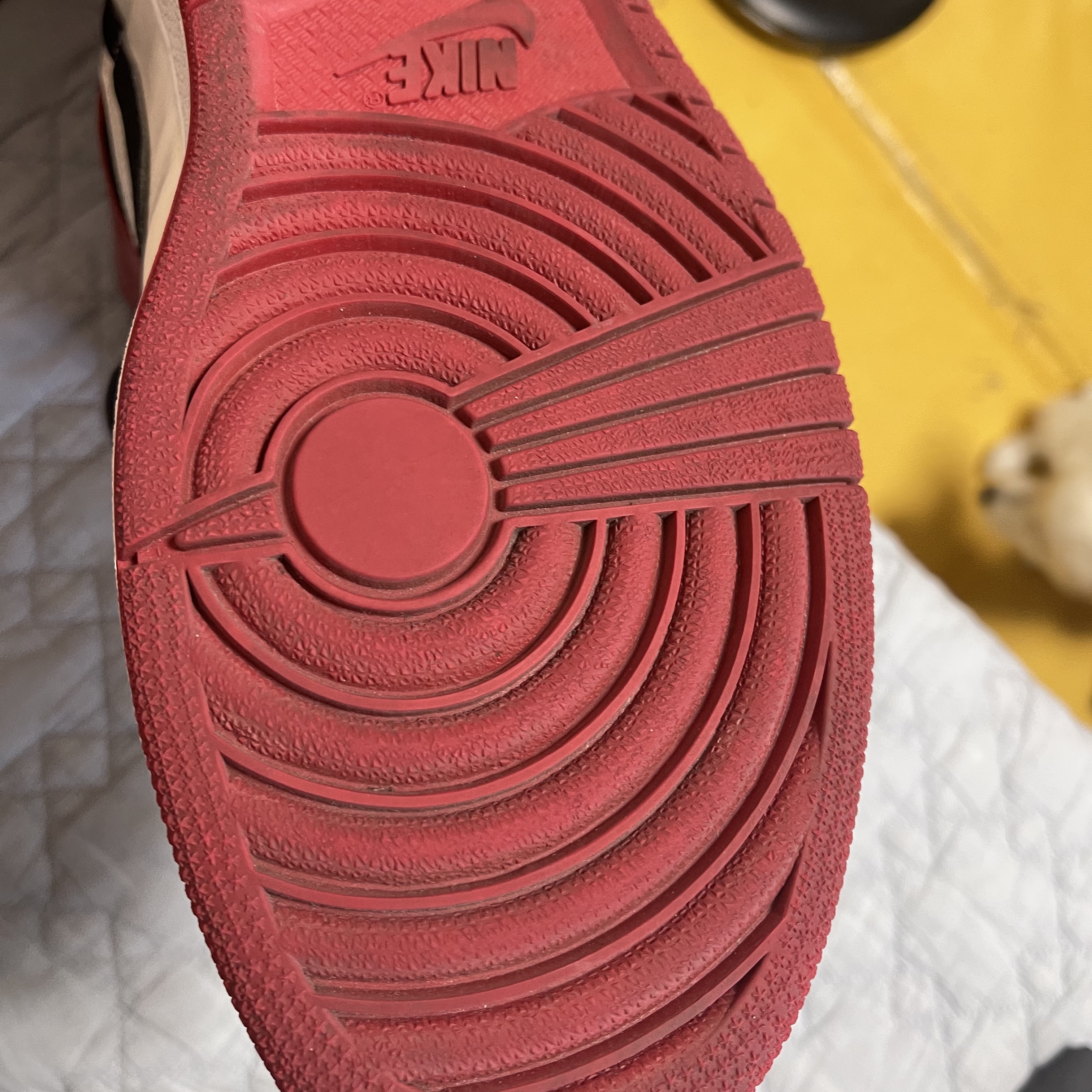 Jordan 1 Retro Patent Chicago Bulls 2003 착용 스타일 - 3