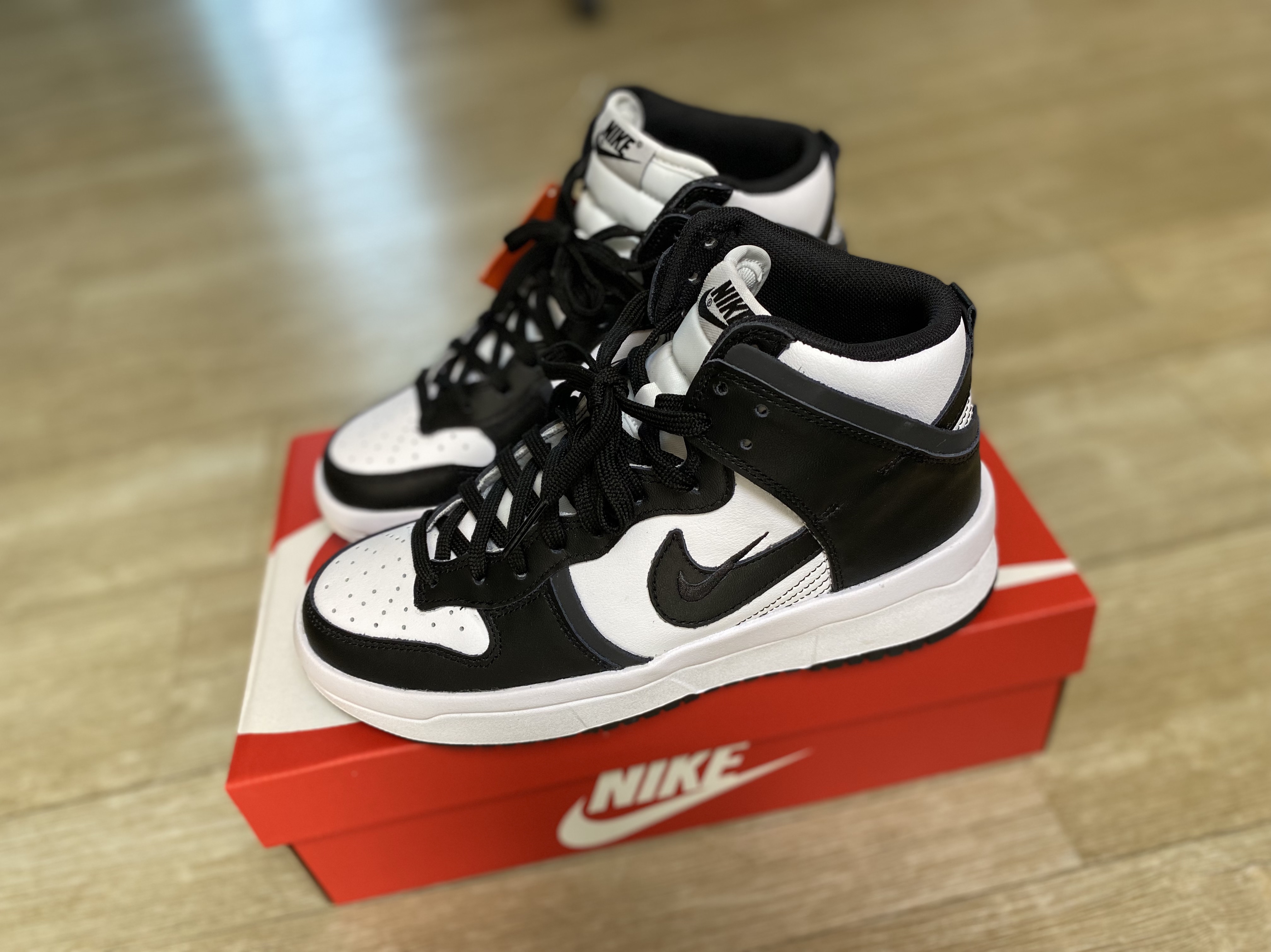 (W) Nike Dunk High Up Black and White 착용 스타일
