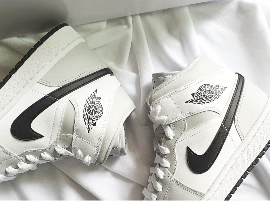 (W) Jordan 1 Mid Grey Fog 착용 스타일 - 1