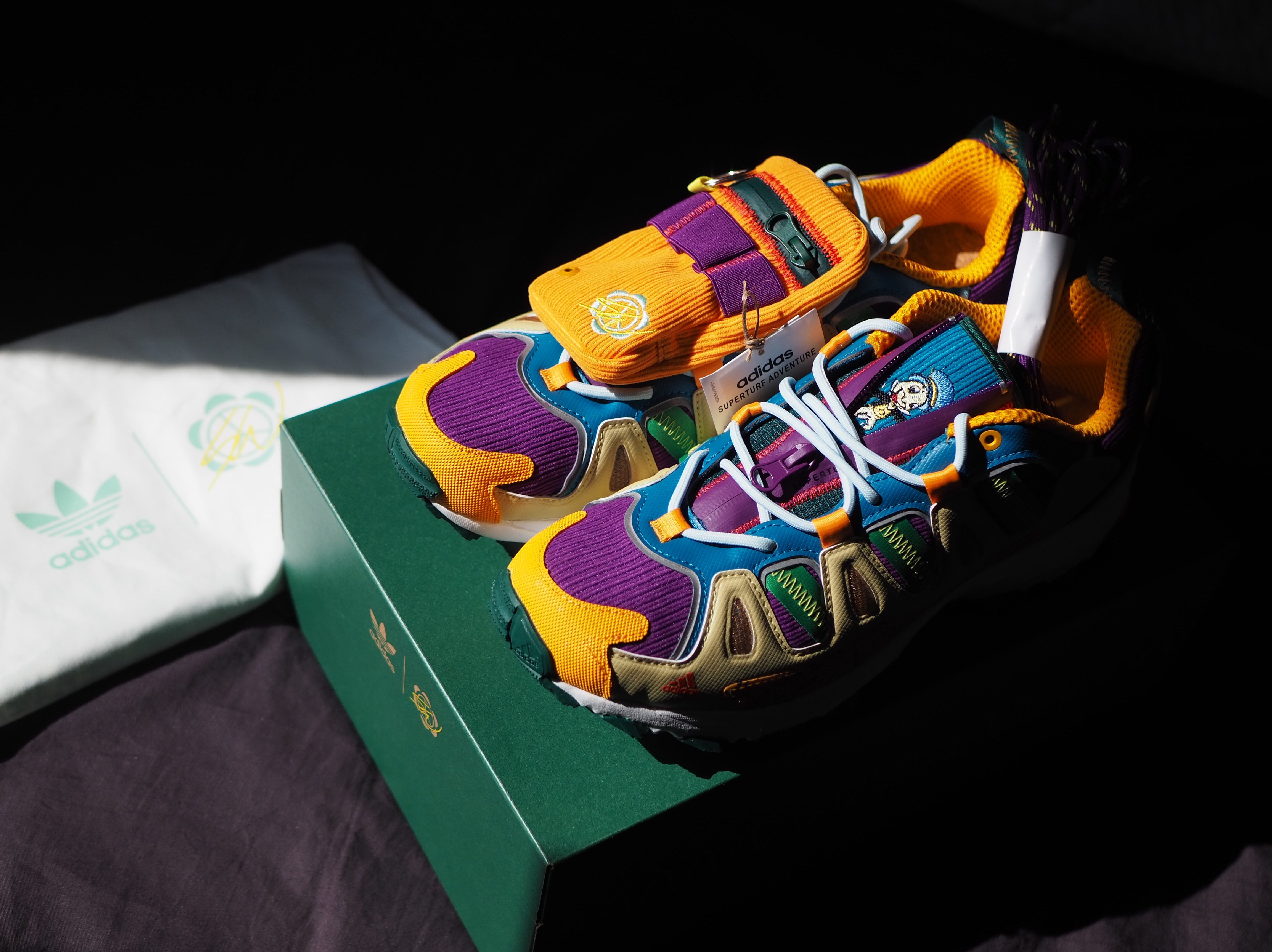 Adidas x Sean Wotherspoon Superturf Adventure Jiminy Cricket 착용 스타일