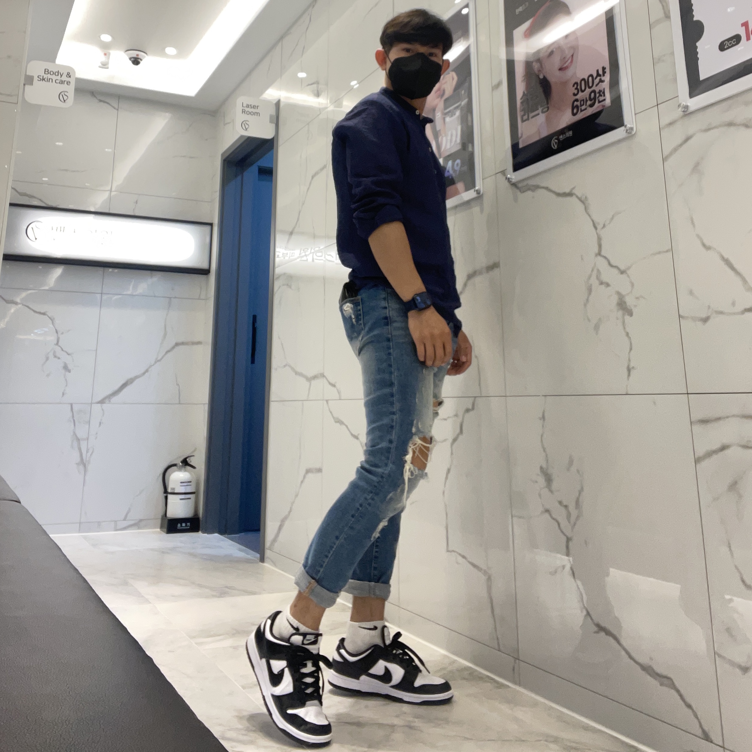 (W) Nike Dunk Low Black 착용 스타일 - 1