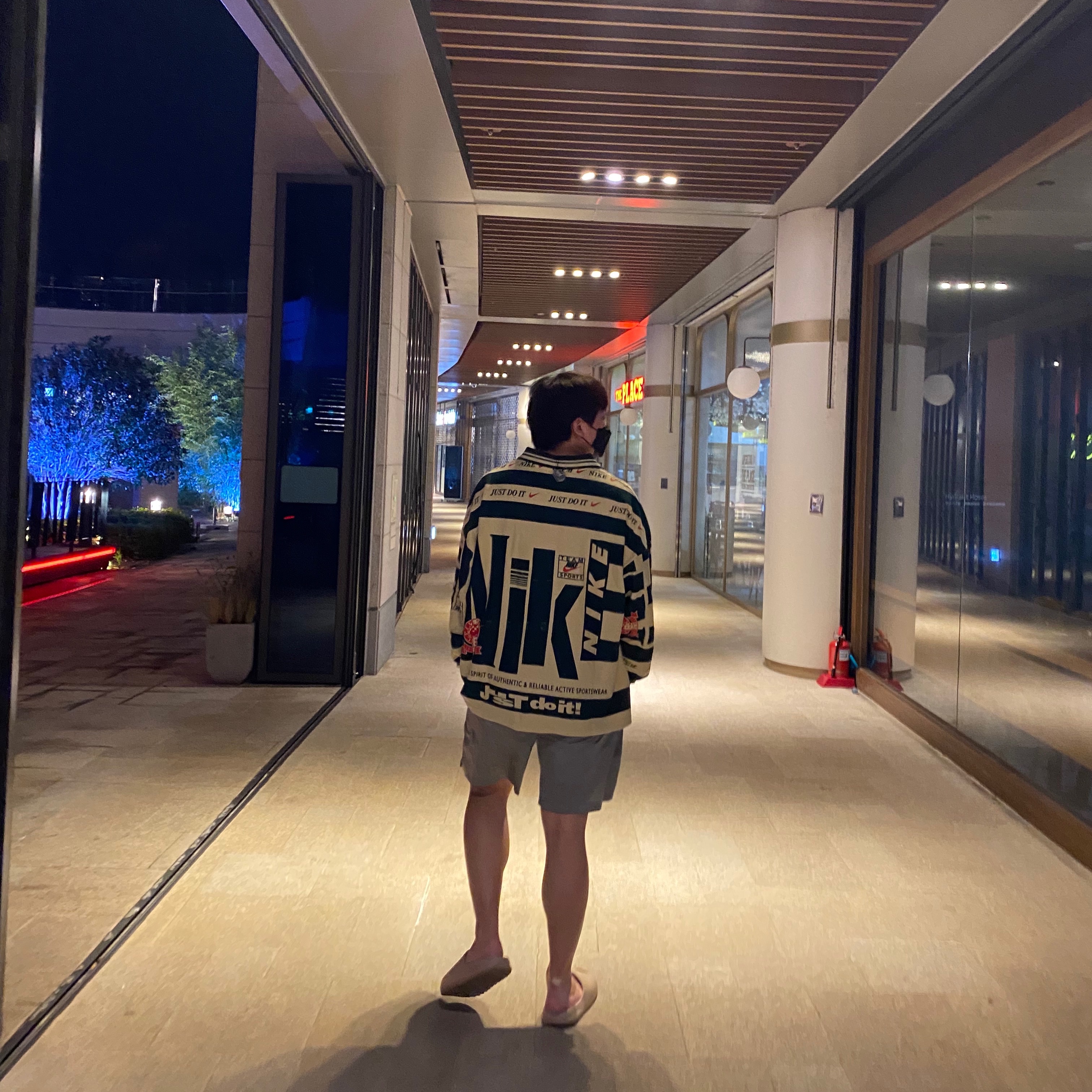 Nike x Cactus Plant Flea Market Long Sleeve Polo Natural - US/EU, IAB Studio Woven Shorts Gray 착용 스타일 - 2