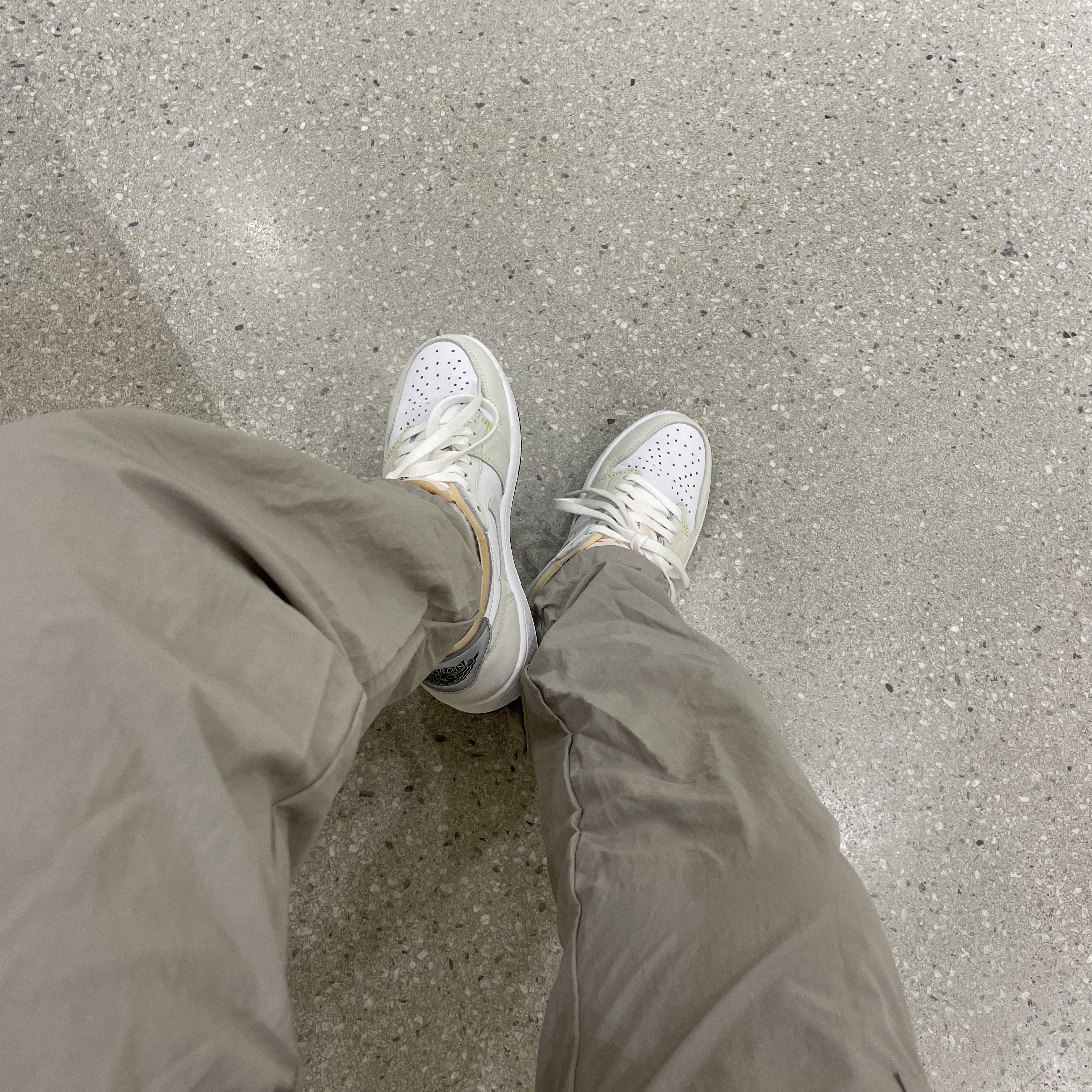 Jordan 1 Low OG Ghost Green 착용 스타일