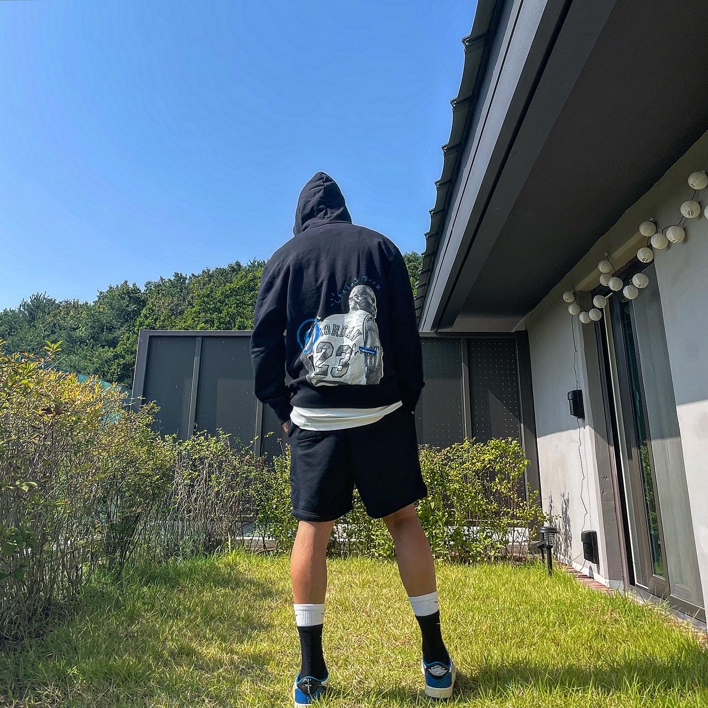 Jordan 1 x Travis Scott x Fragment Retro Low OG SP Military Blue, Jordan x Travis Scott x Fragment Hoodie Black (DJ0615-010) 착용 스타일 - 2