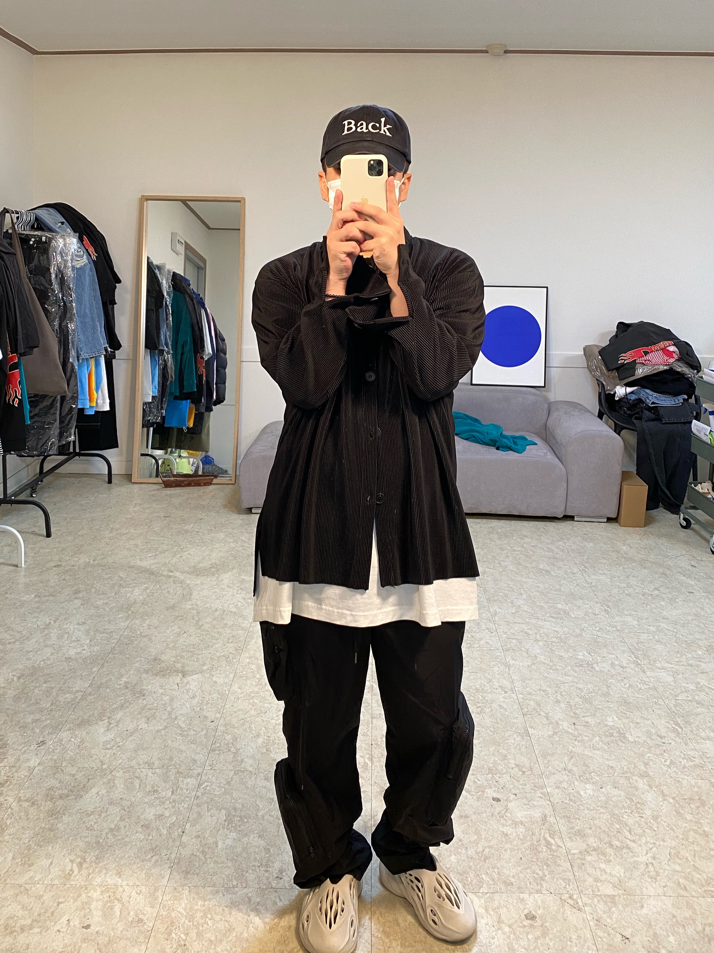 Adidas Yeezy Foam RNNR Ararat 착용 스타일 - 2