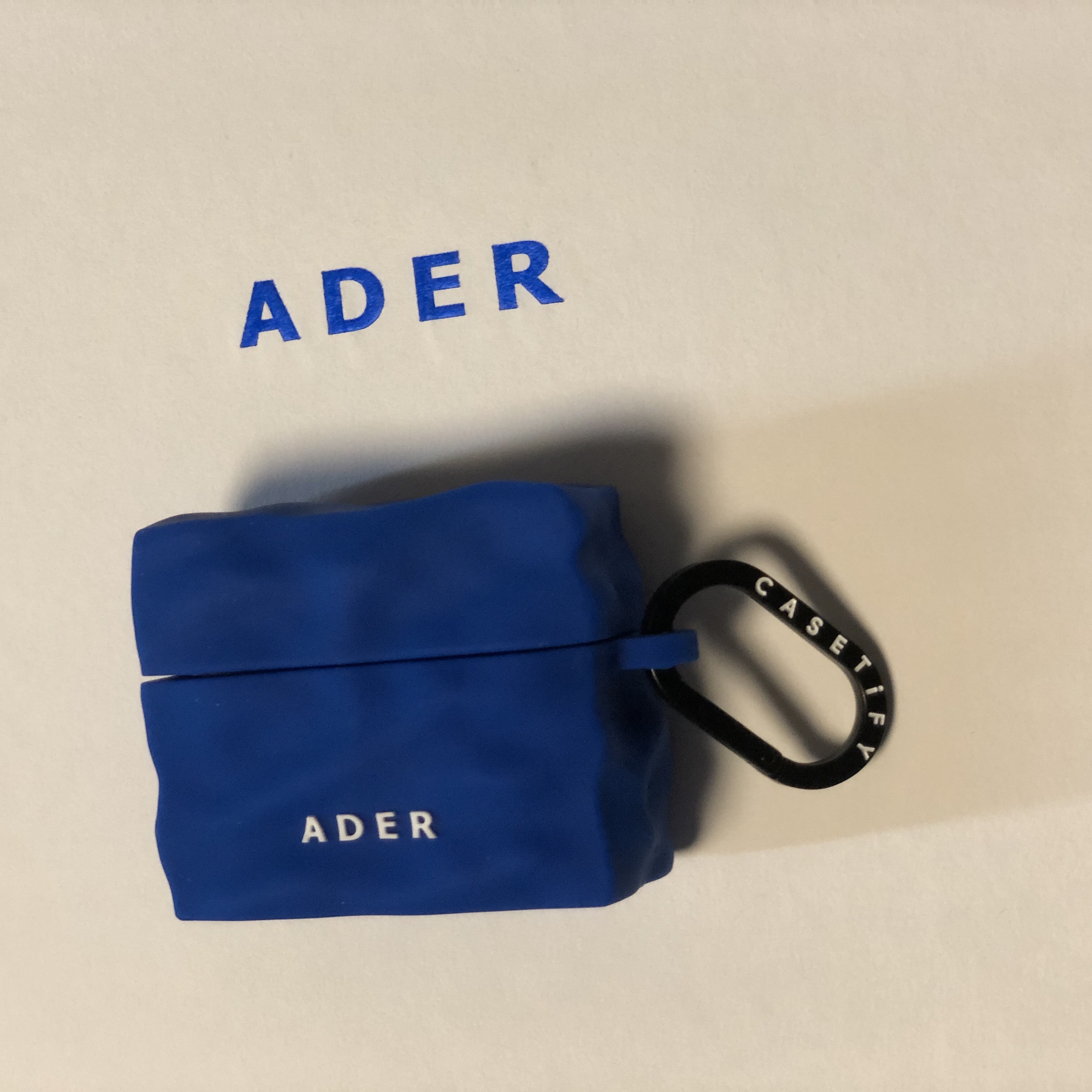 Casetify x Ader Error AirPods Pro Case 착용 스타일