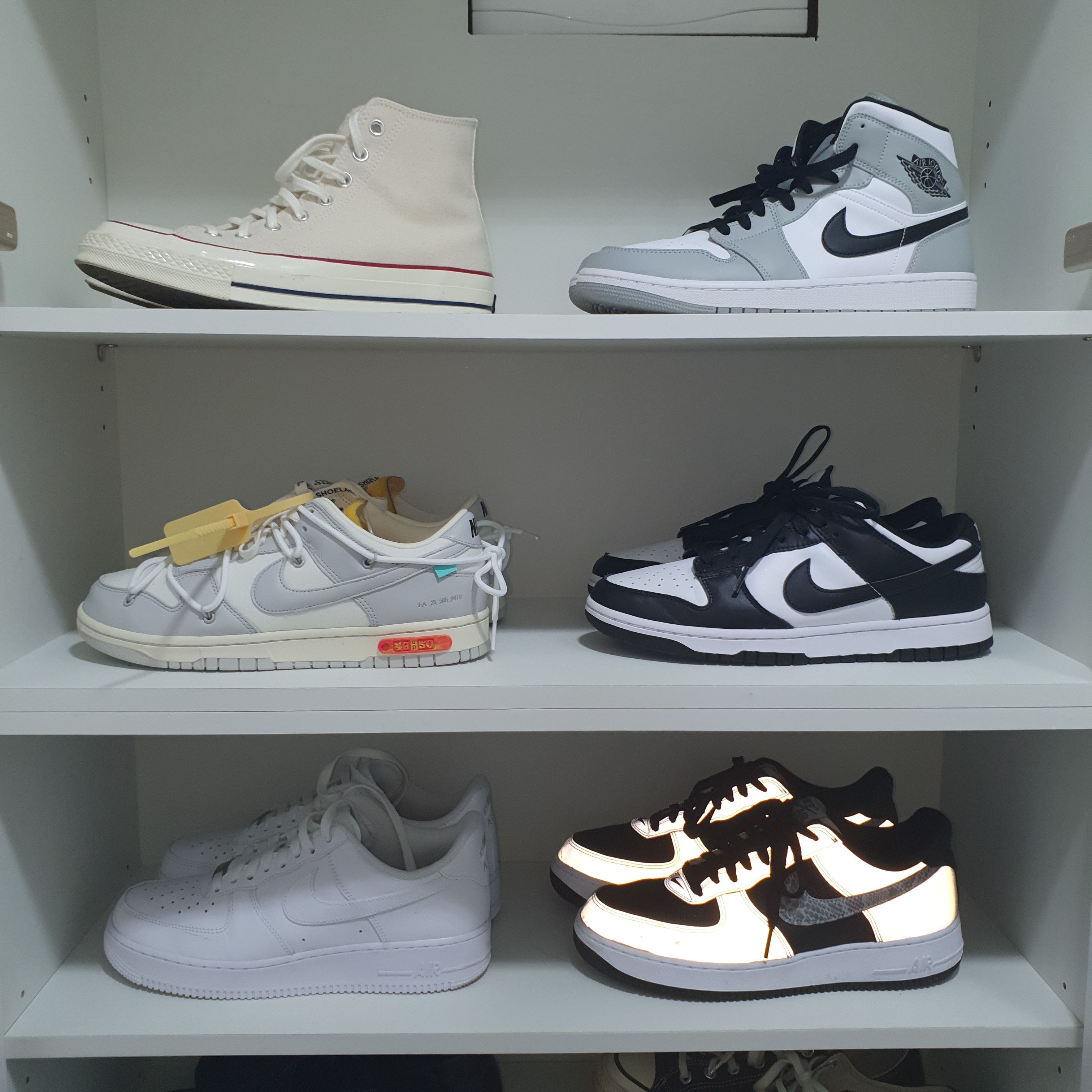Converse Chuck 70 High Parchment, Jordan 1 Mid Light Smoke Grey 착용 스타일