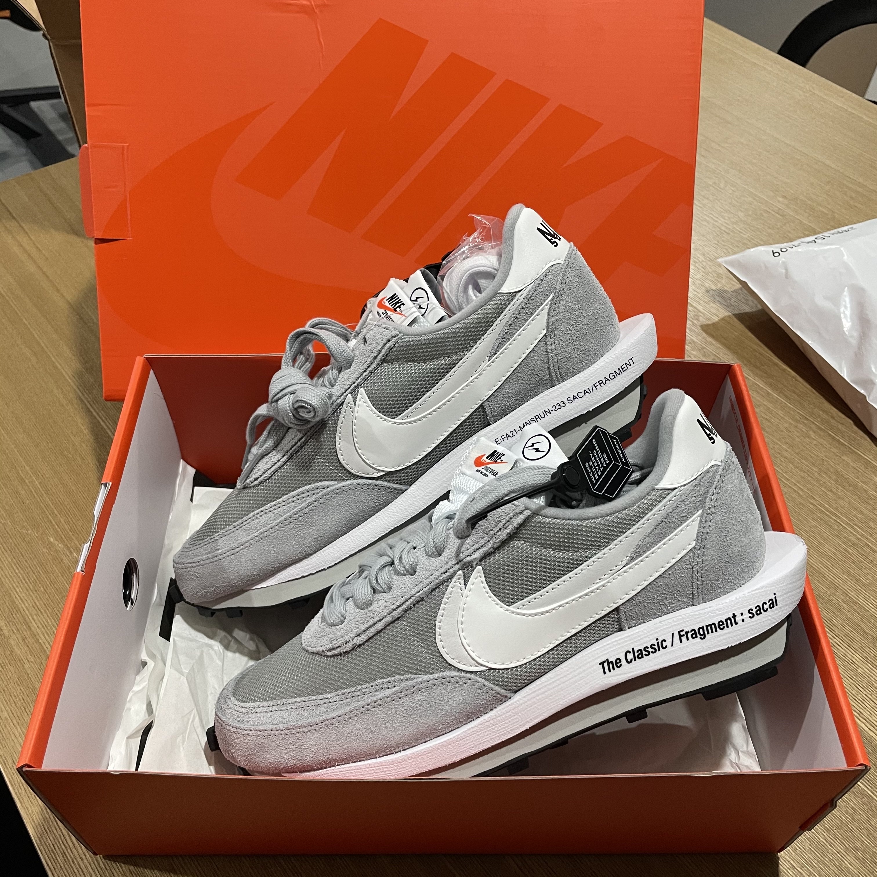 Nike x Sacai x Fragment LDWaffle Light Smoke Grey 착용 스타일