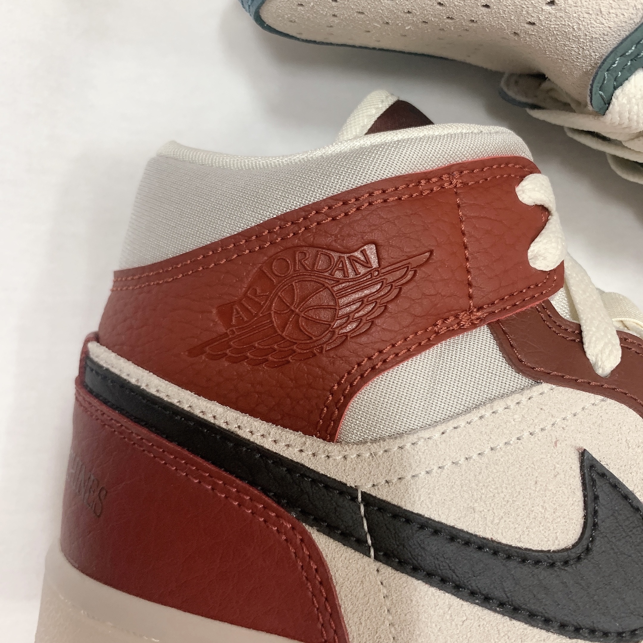 (W) Jordan 1 Mid Anti Gravity Machines 착용 스타일 - 2