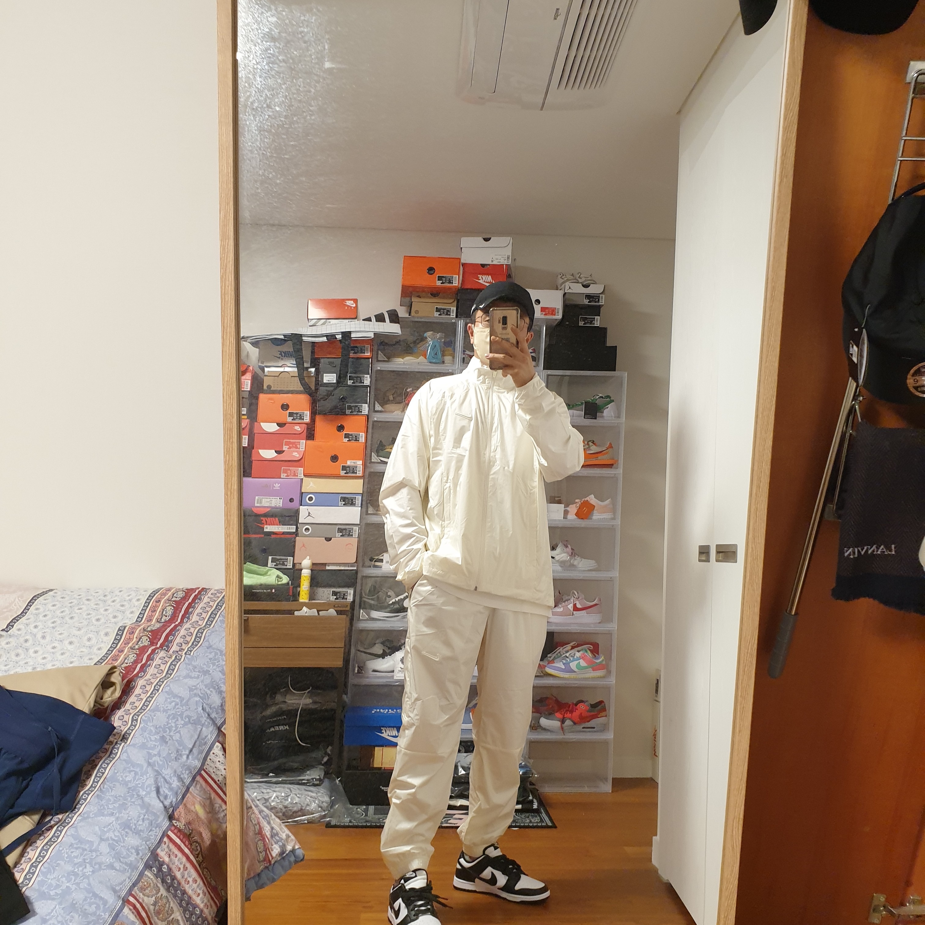 Nike x Drake Nocta Golf Track Jacket Sail - US/EU, Nike x Drake Nocta Golf Cap Black 착용 스타일 - 4