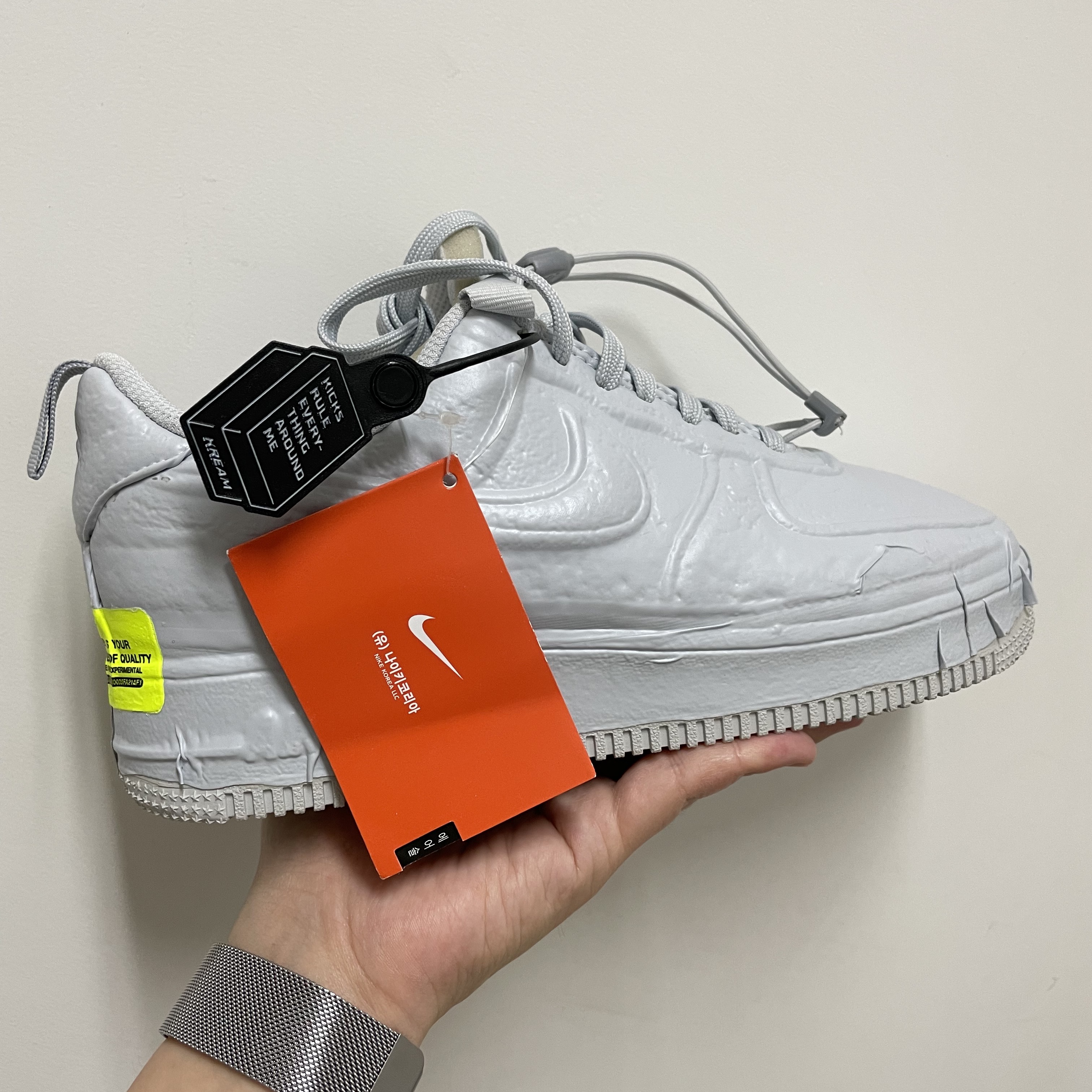 Nike Air Force 1 Low Experimental Artifact 착용 스타일