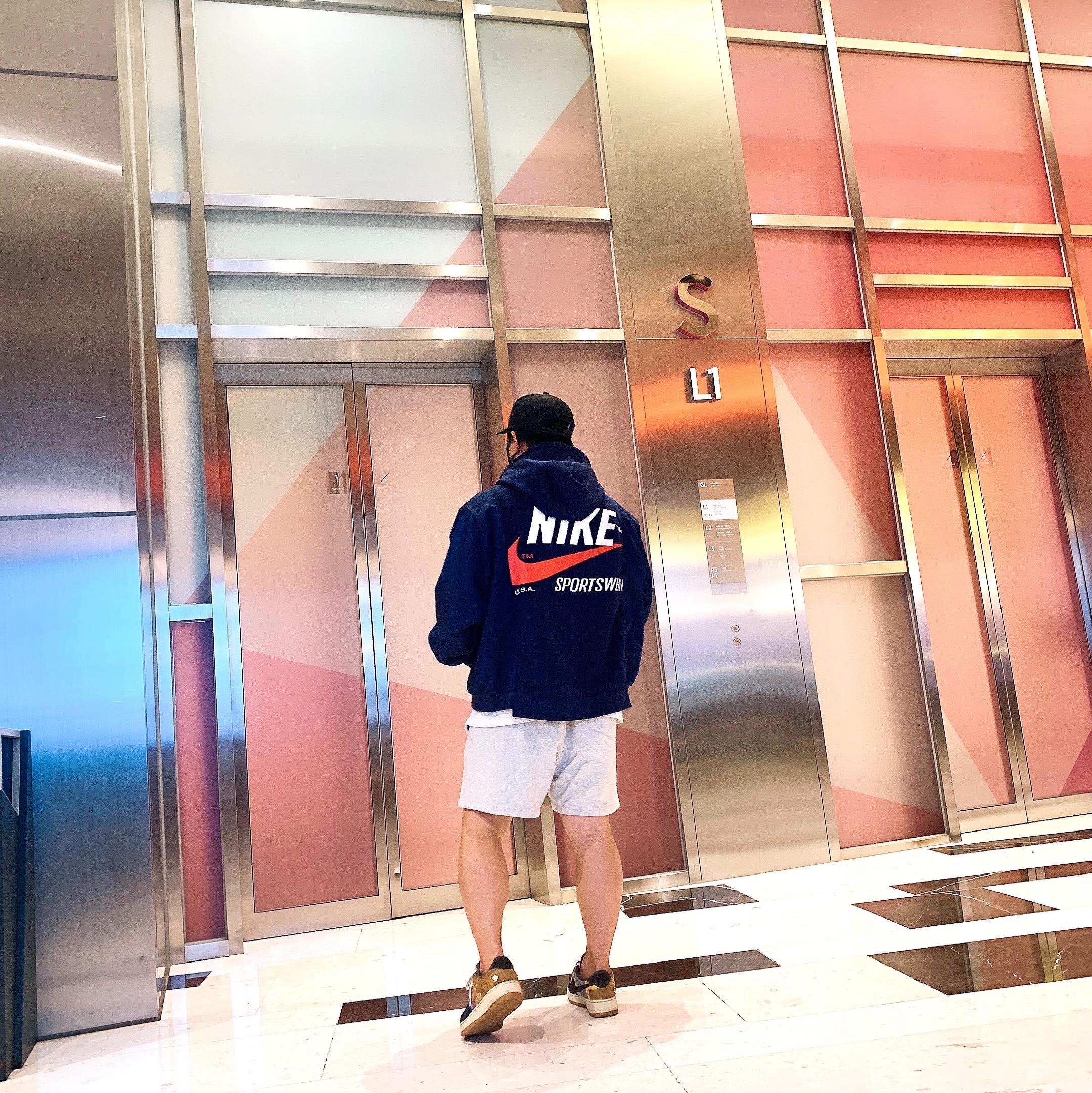 Nike NSW Hoodie BRS Midnight Navy, Nike x Travis Scott Air Force 1 Low Cactus Jack 착용 스타일 - 1