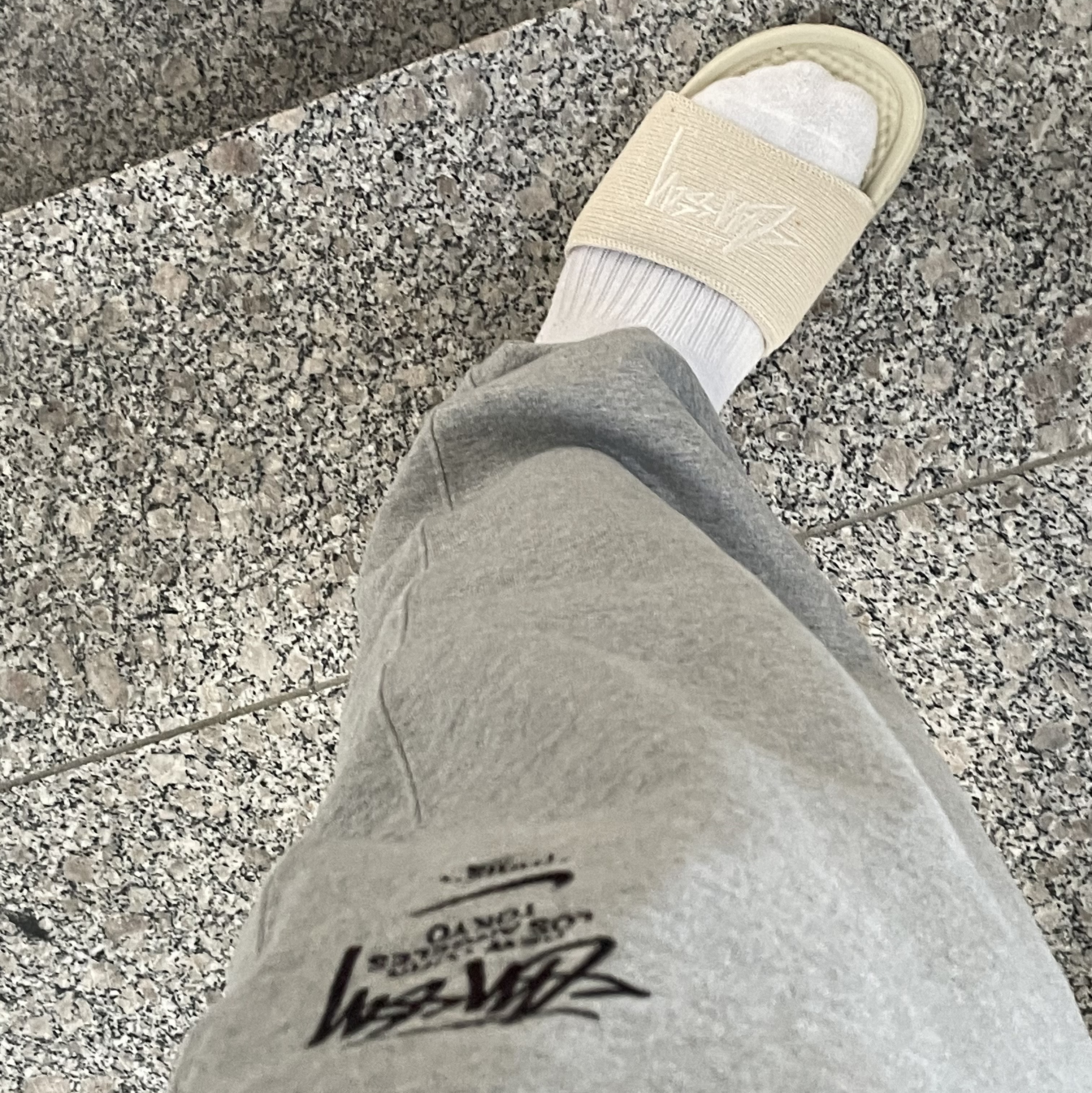 Nike x Stussy NRG ZR Fleece Pants Heather Grey - US/EU, Nike x Stussy Benassi Hemp Slide Fossil Stone 착용 스타일