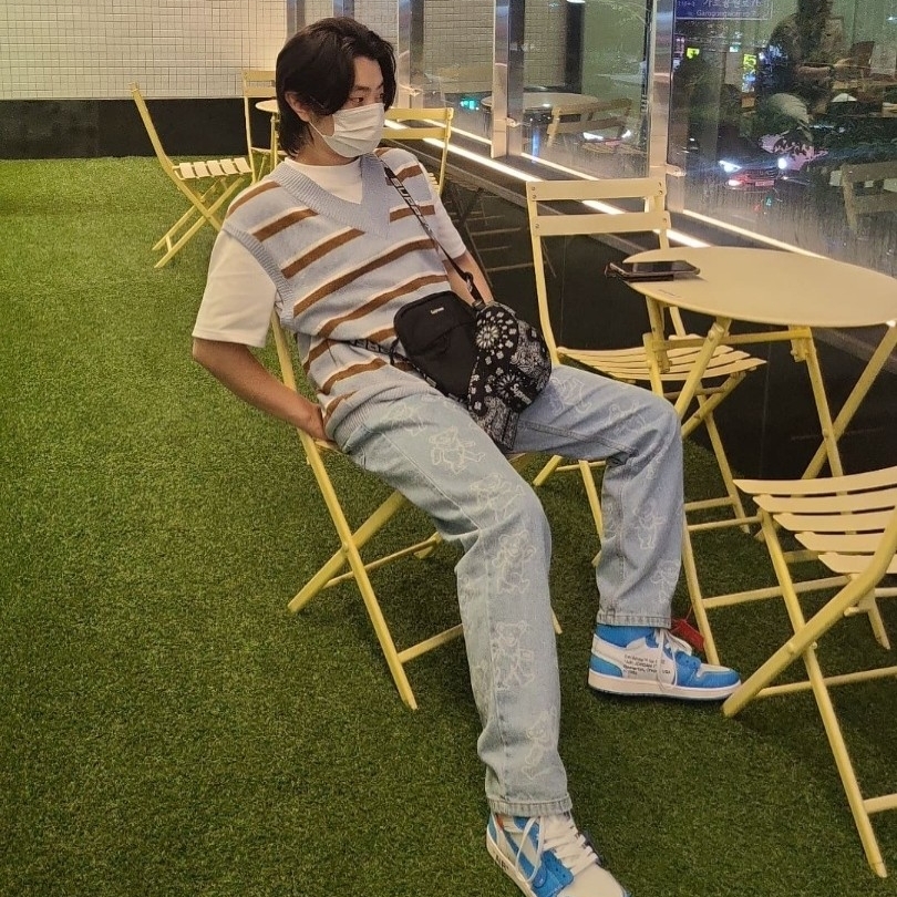 Jordan 1 x Off-White Retro High University Blue, Supreme Shoulder Bag Black - 18SS 착용 스타일