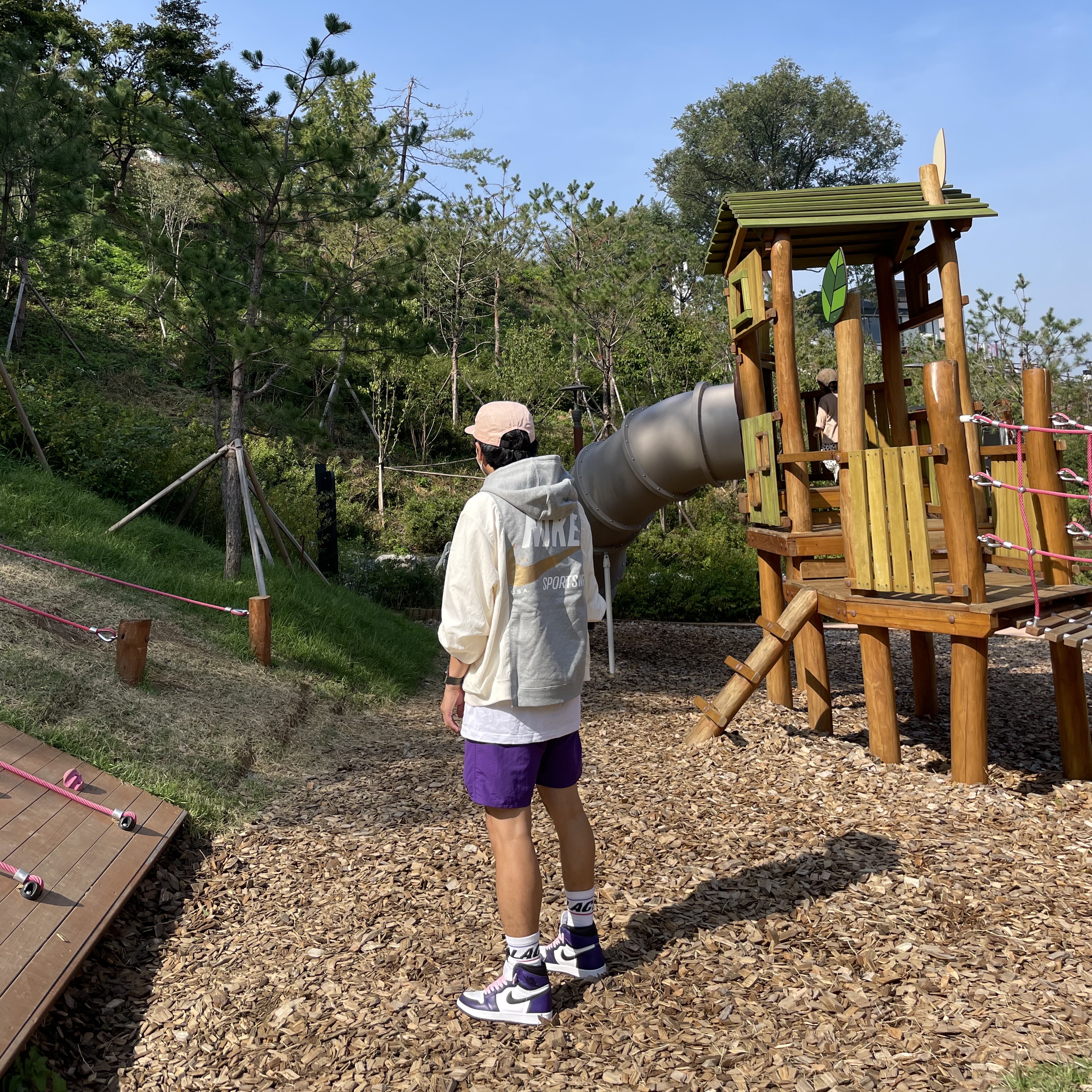 Jordan 1 Retro High OG Court Purple 2020, Nike NSW Hoodie BRS Dark Grey Heather 착용 스타일 - 2