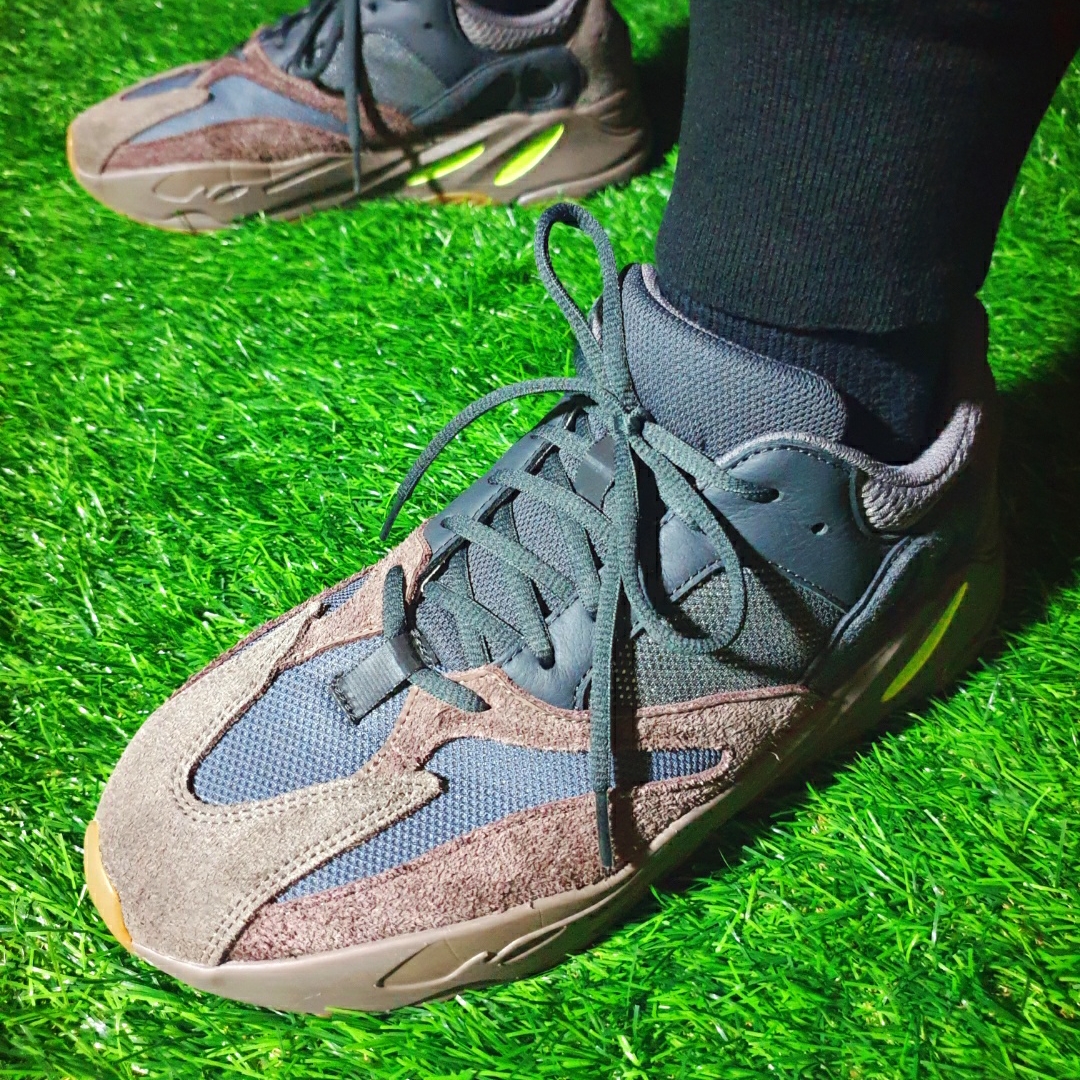 Adidas Yeezy Boost 700 Mauve 착용 스타일 - 5
