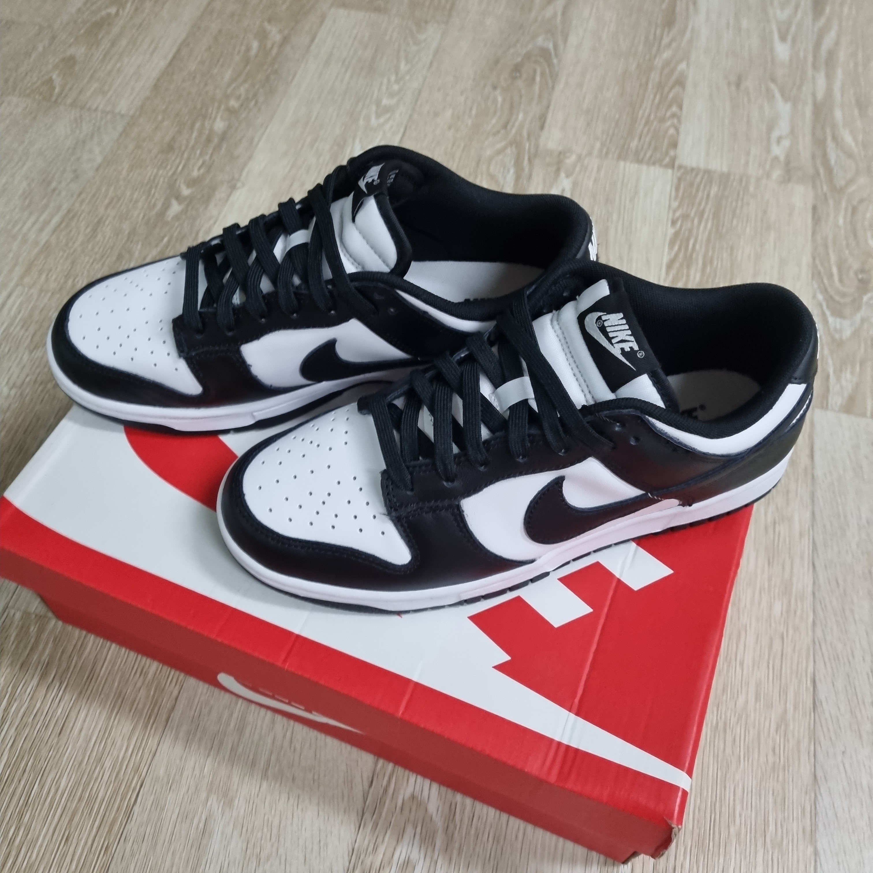 Nike Dunk Low Retro Black 착용 스타일 - 1