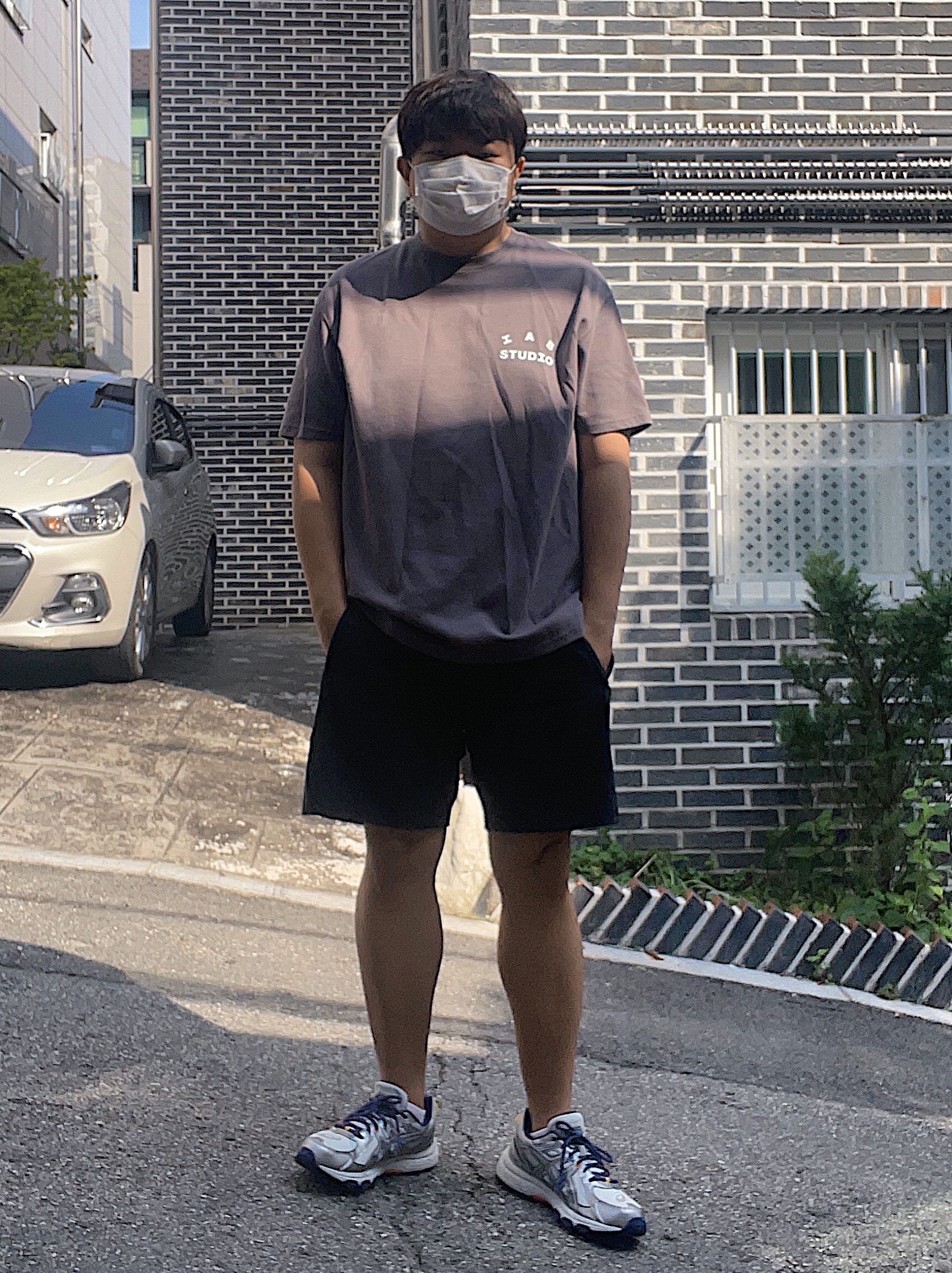 Asics x IAB Studio Gel-Venture 6, IAB Studio At Home T-Shirt Charcoal 착용 스타일
