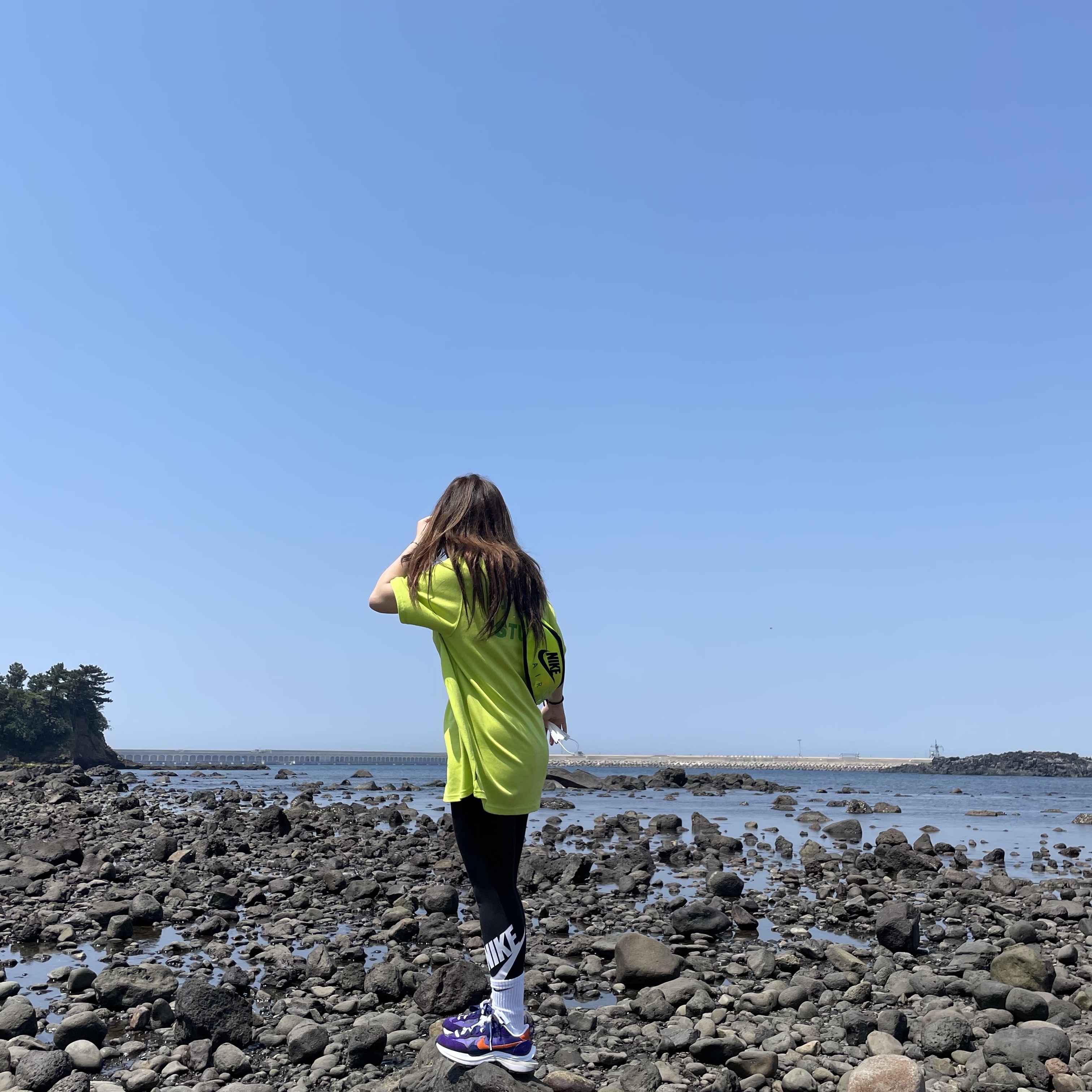 Nike x Sacai VaporWaffle Dark Iris, IAB Studio Splashed T-Shirt Lime 착용 스타일