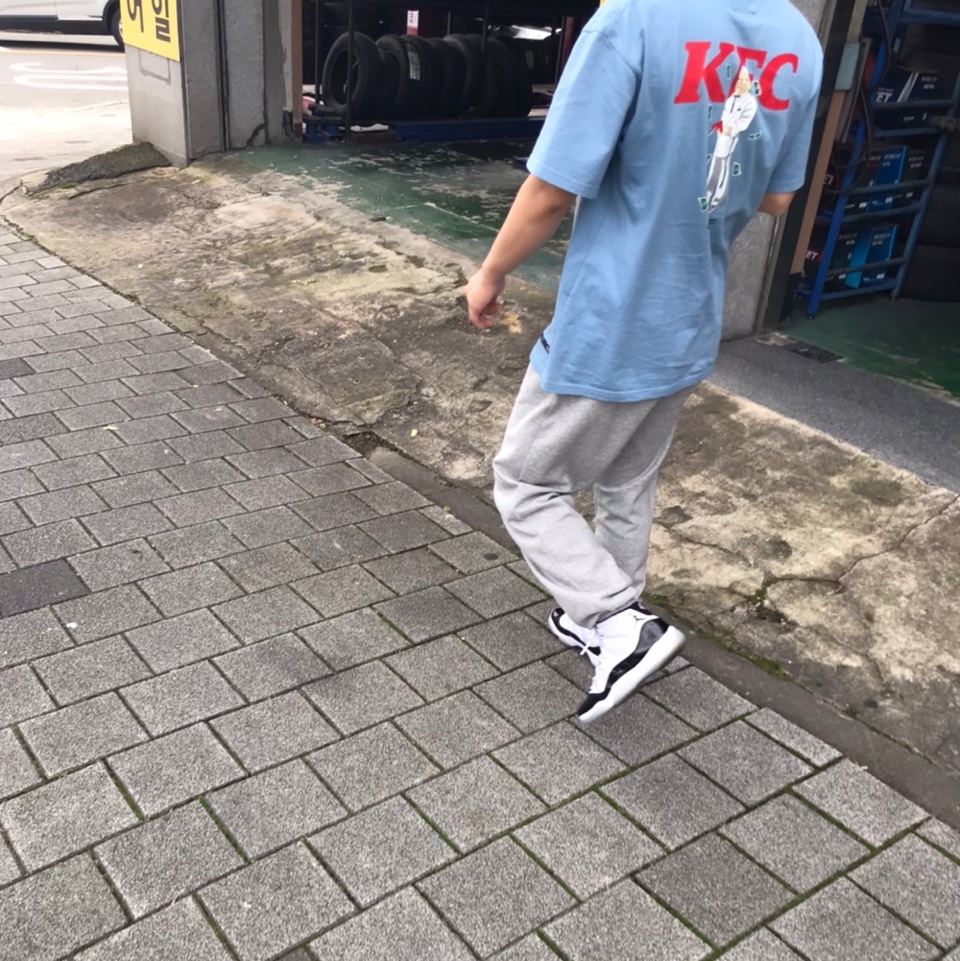 Jordan 11 Retro Concord 2018 착용 스타일