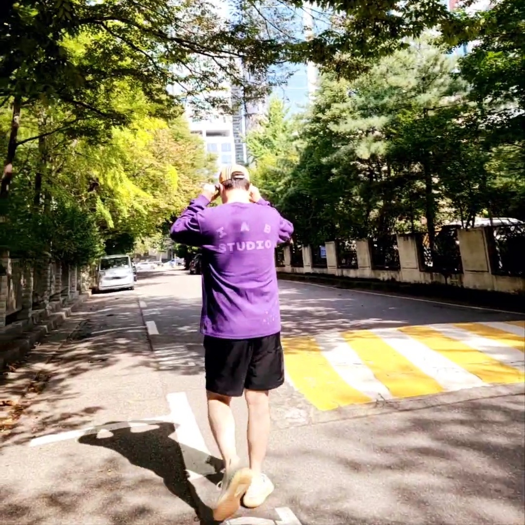 IAB Studio Long Sleeve T-Shirt Purple Splashed, Adidas Yeezy Boost 350 V2 Citrin - Non-Reflective 착용 스타일