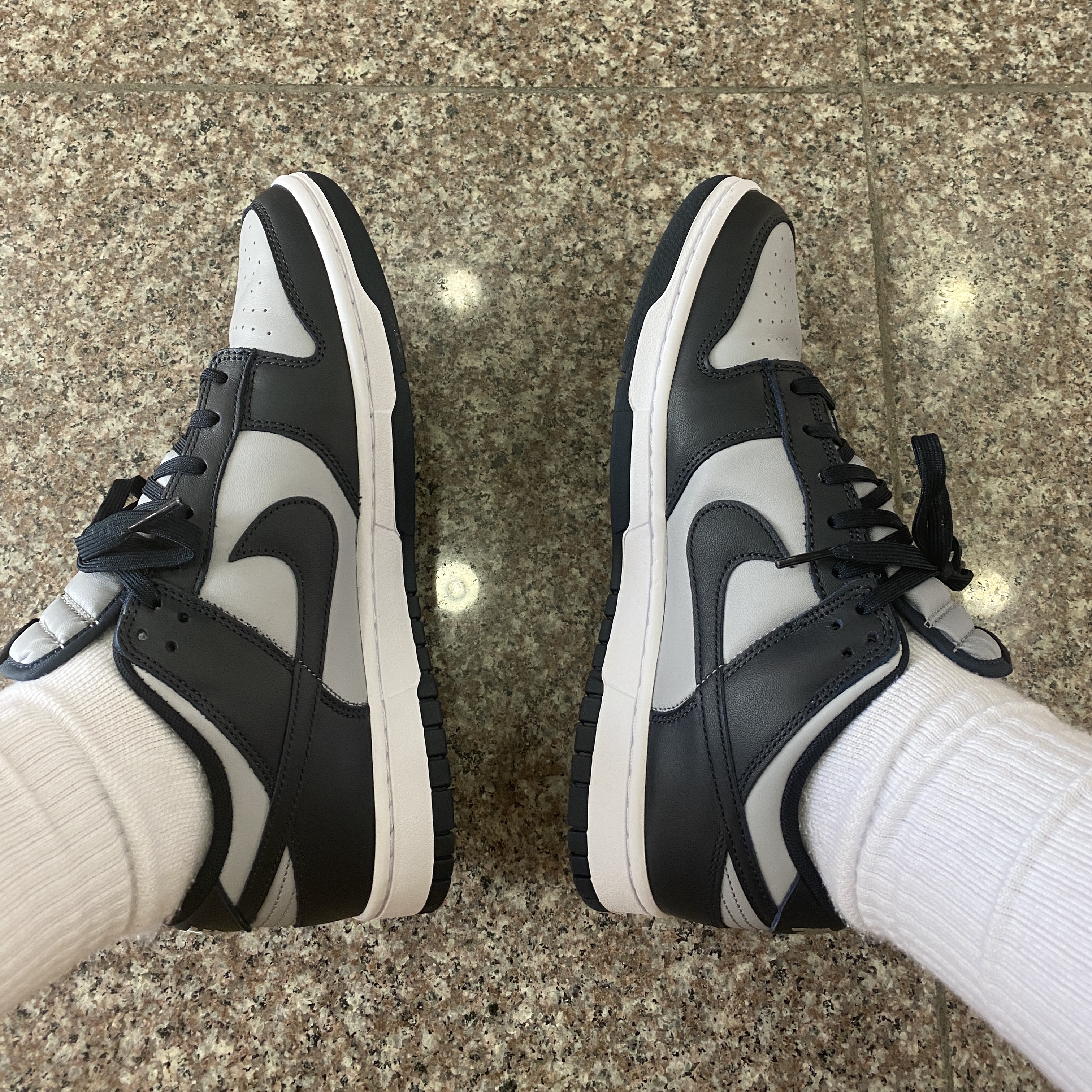 Nike Dunk Low Retro Championship Grey 착용 스타일