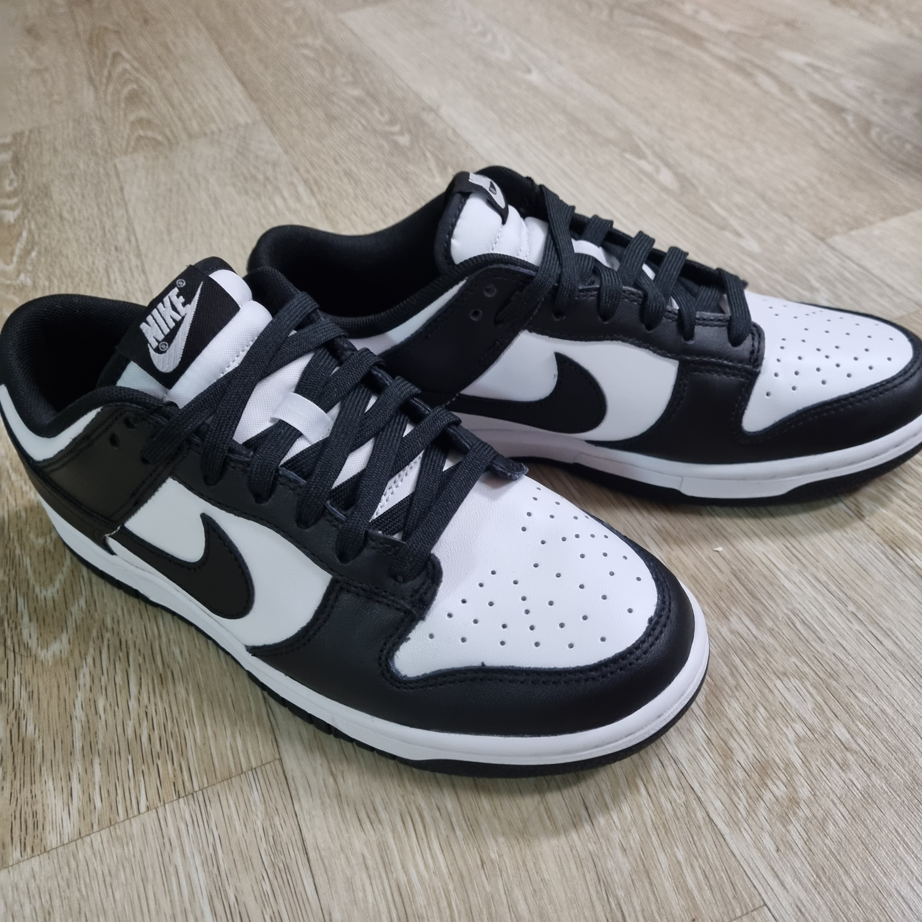Nike Dunk Low Retro Black 착용 스타일 - 2