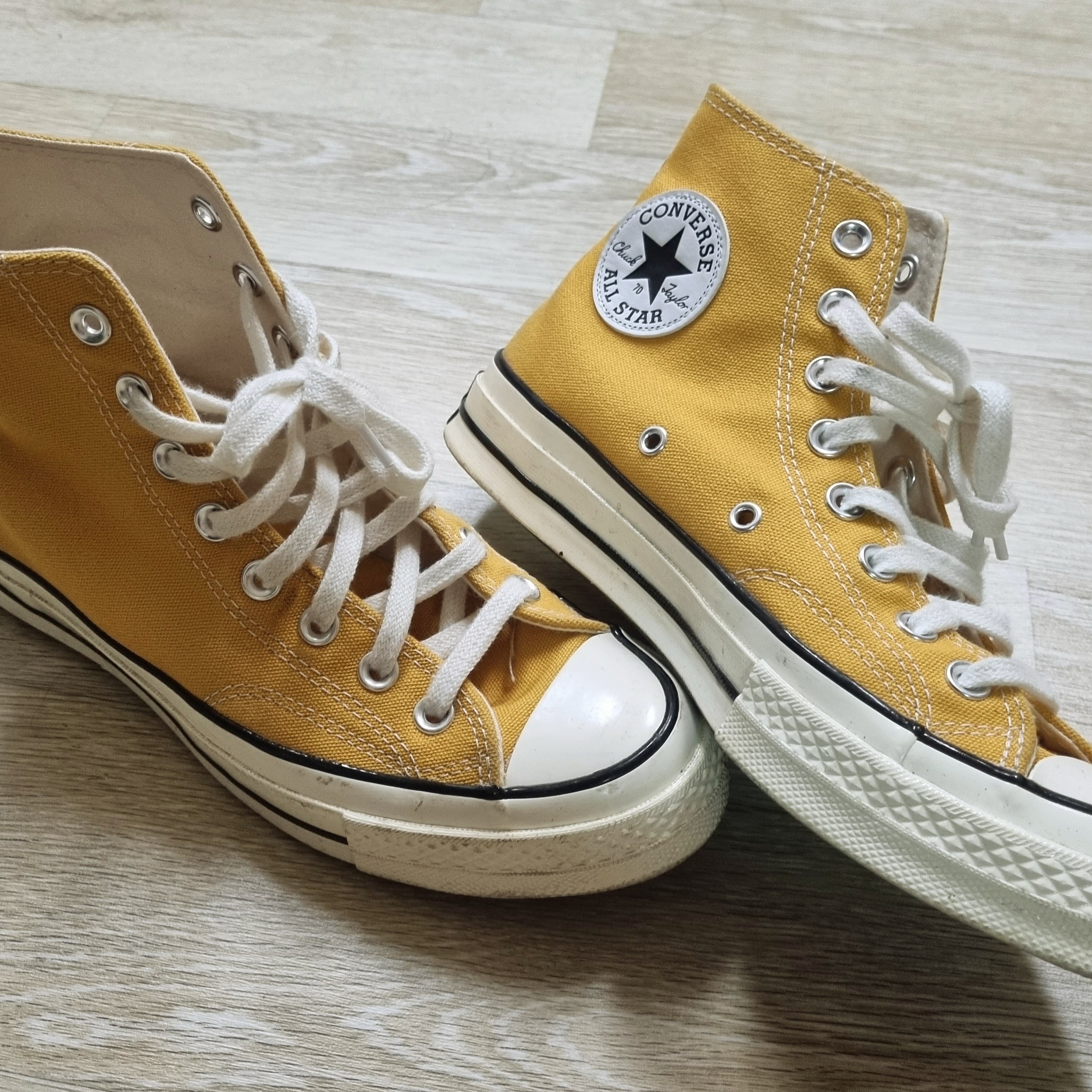 Converse Chuck 70 High Vintage Canvas Sunflower 착용 스타일 - 2