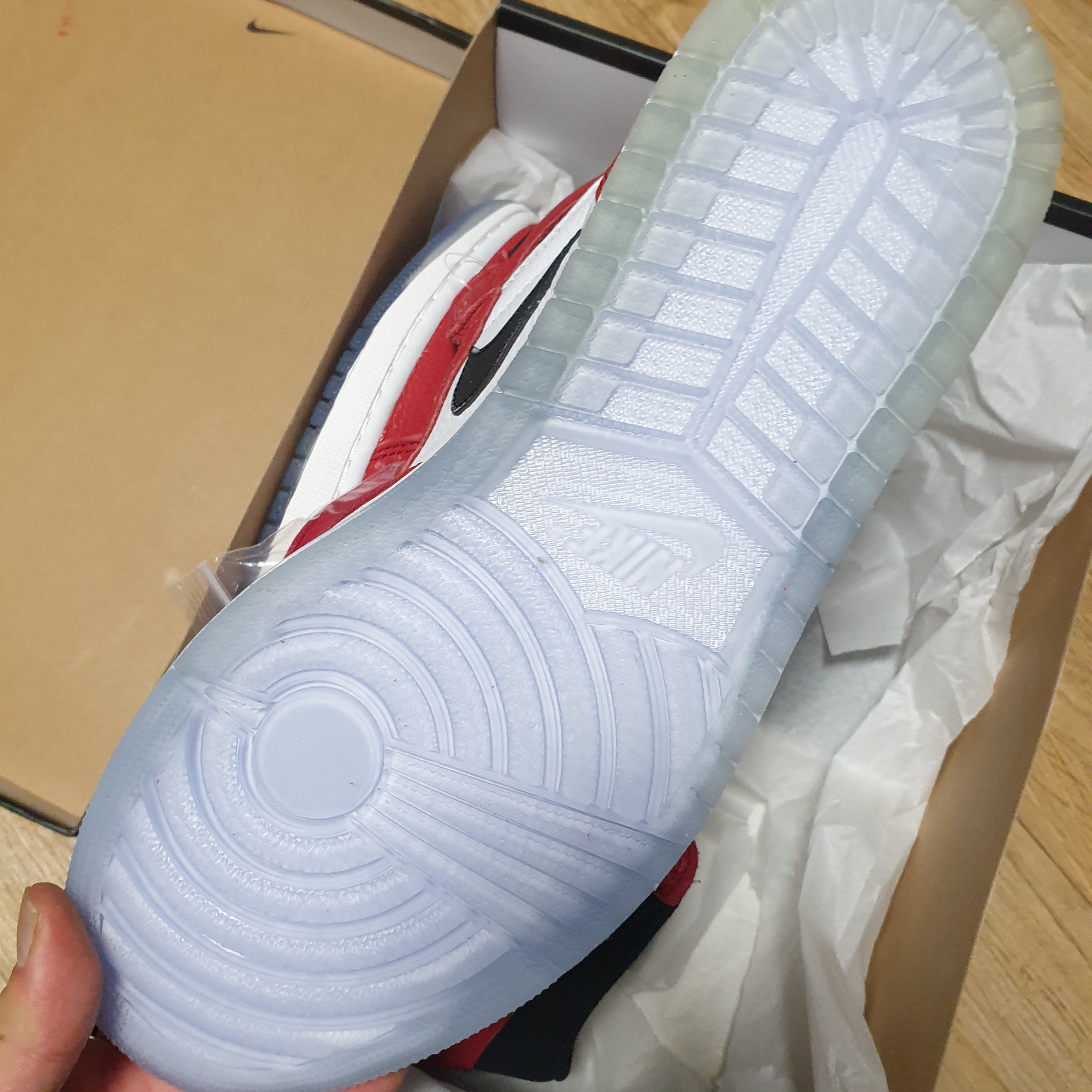 Jordan 1 Retro High Spider-Man Origin Story 착용 스타일 - 4