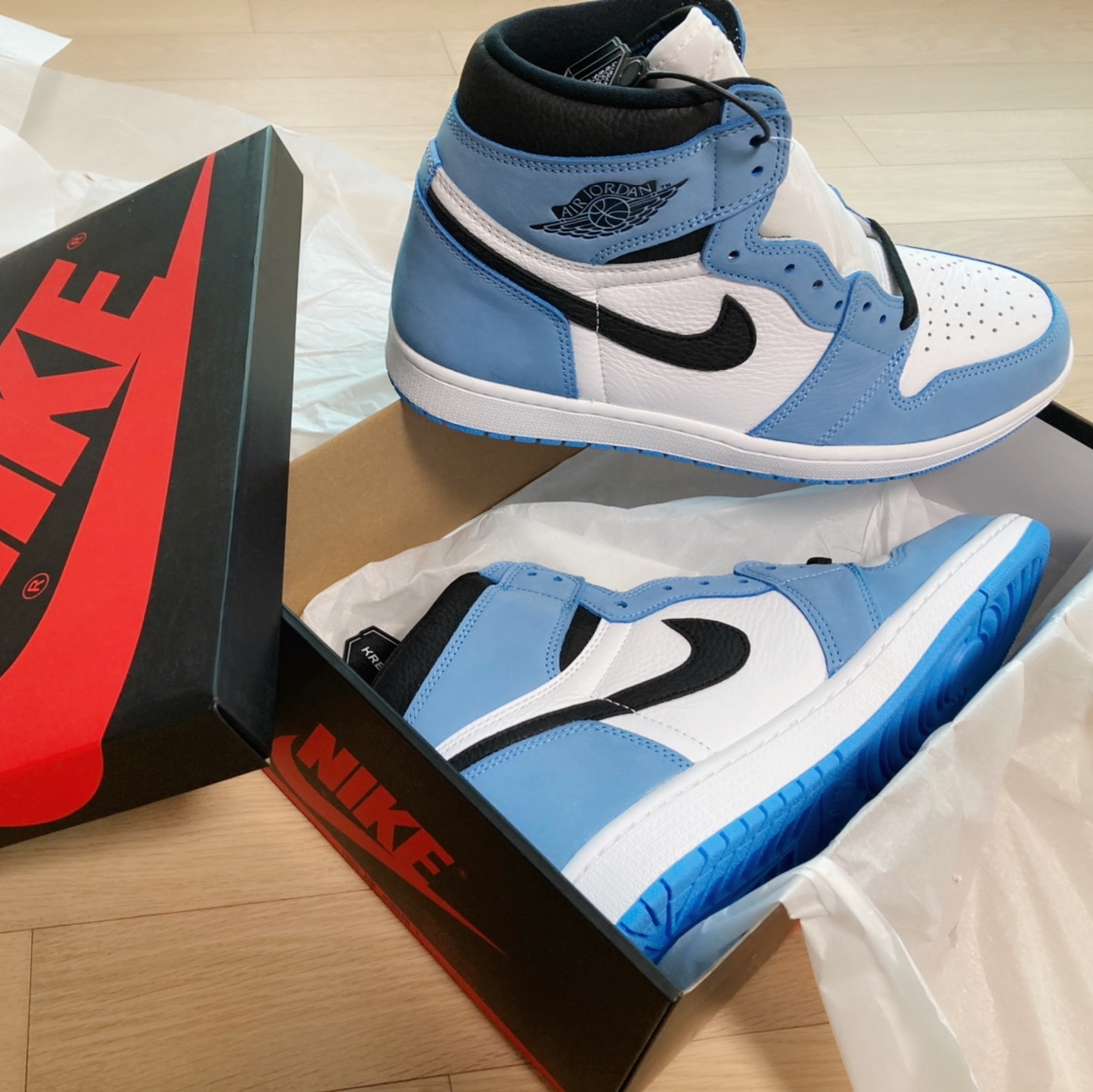 Jordan 1 Retro High OG University Blue 착용 스타일