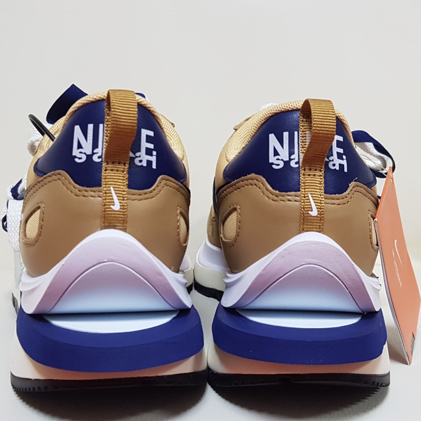 Nike x Sacai VaporWaffle Sesame and Blue Void 착용 스타일 - 4