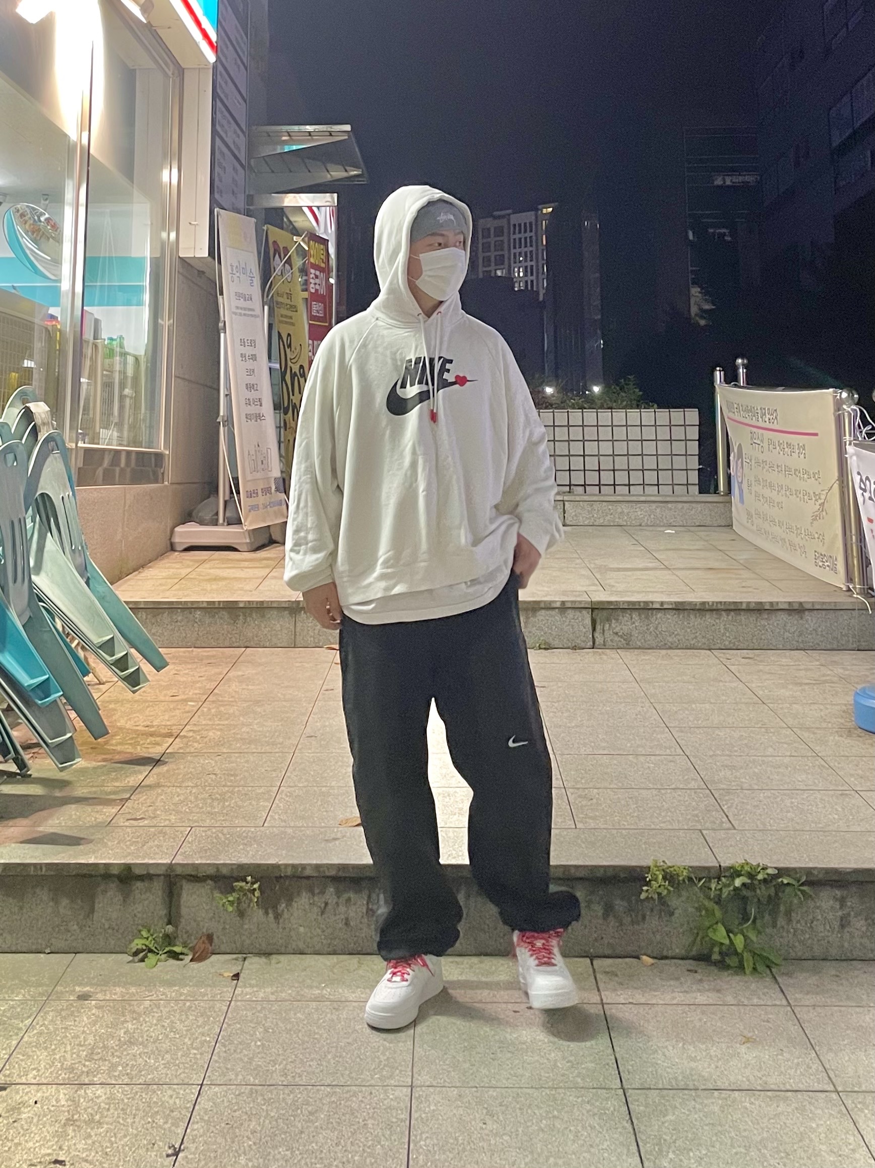 Nike x Supreme Air Force 1 Low White, Nike x Off-White NRG Pants Black 착용 스타일