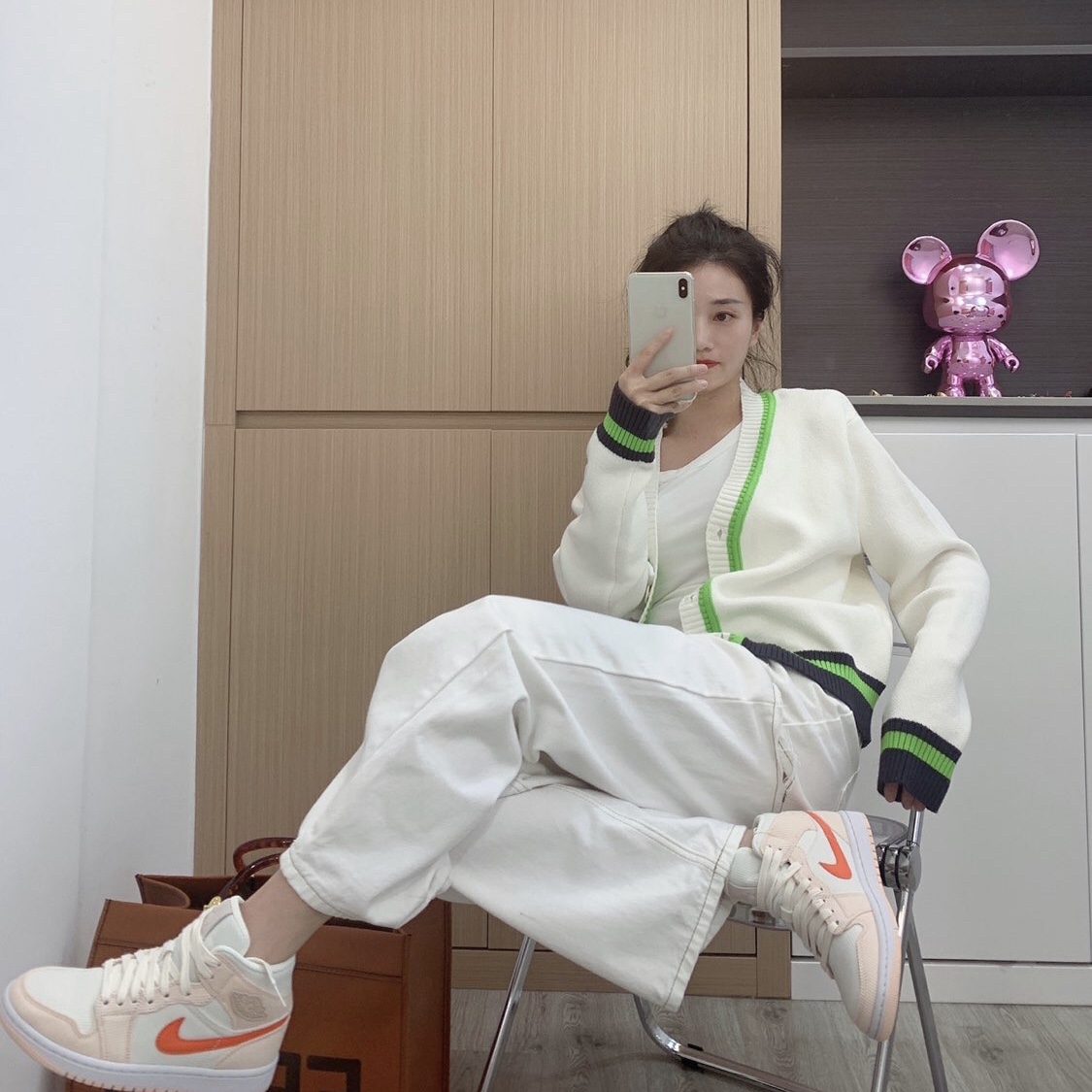 (W) Jordan 1 Mid SE Corduroy 착용 스타일