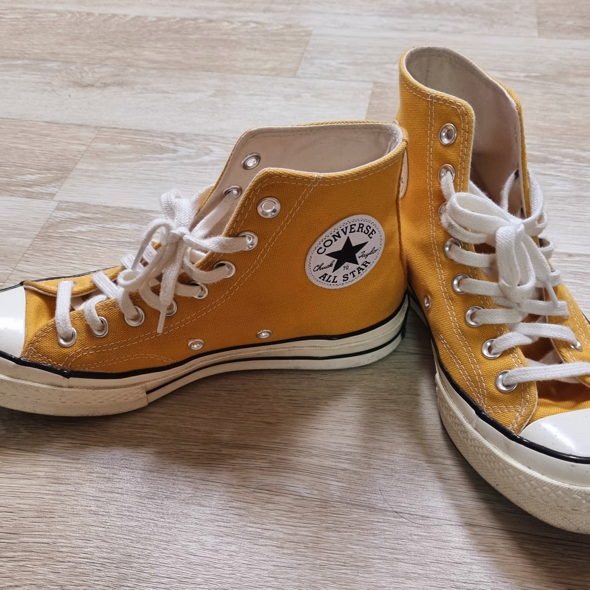Converse Chuck 70 High Vintage Canvas Sunflower 착용 스타일 - 1
