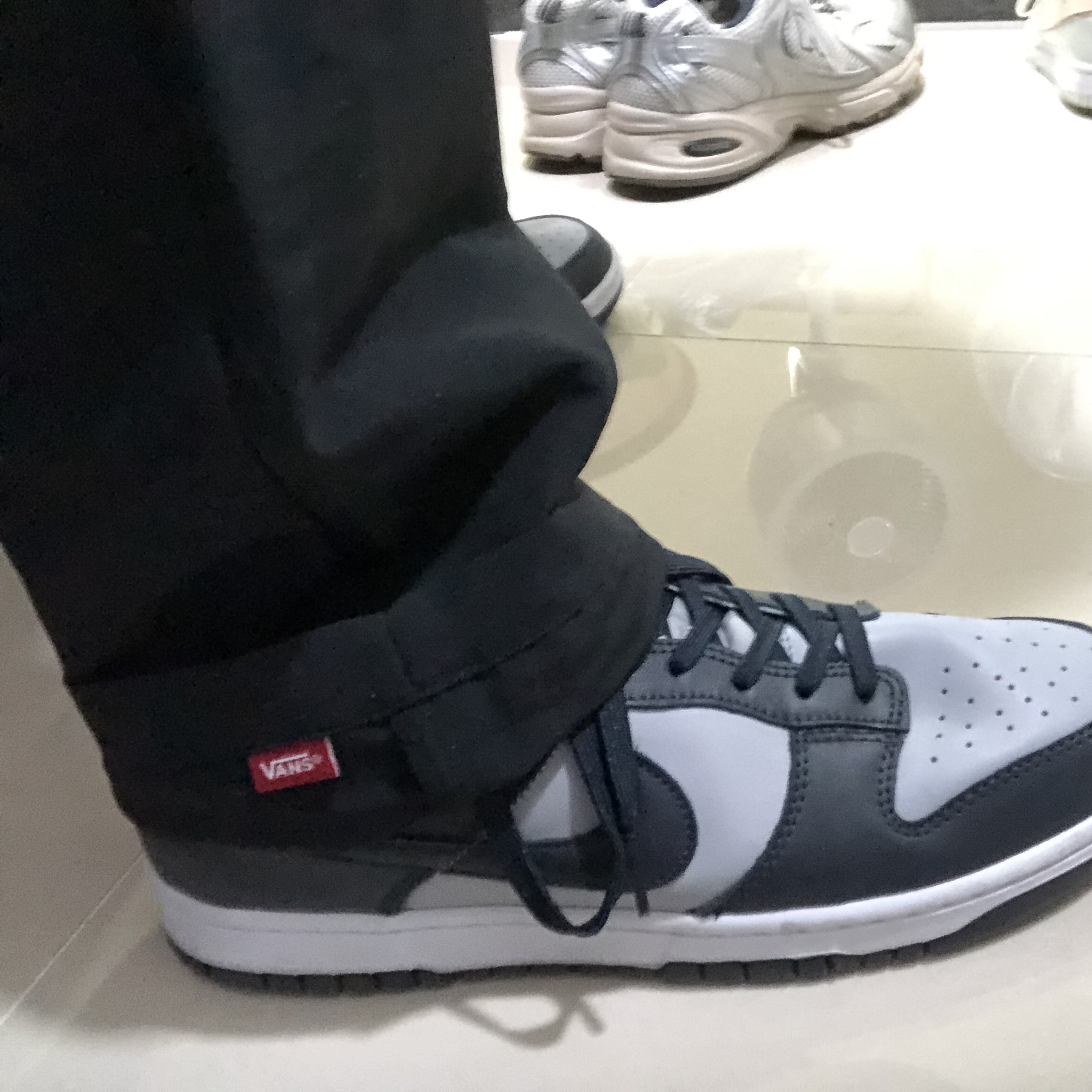 Nike Dunk Low Retro Championship Grey 착용 스타일 - 2