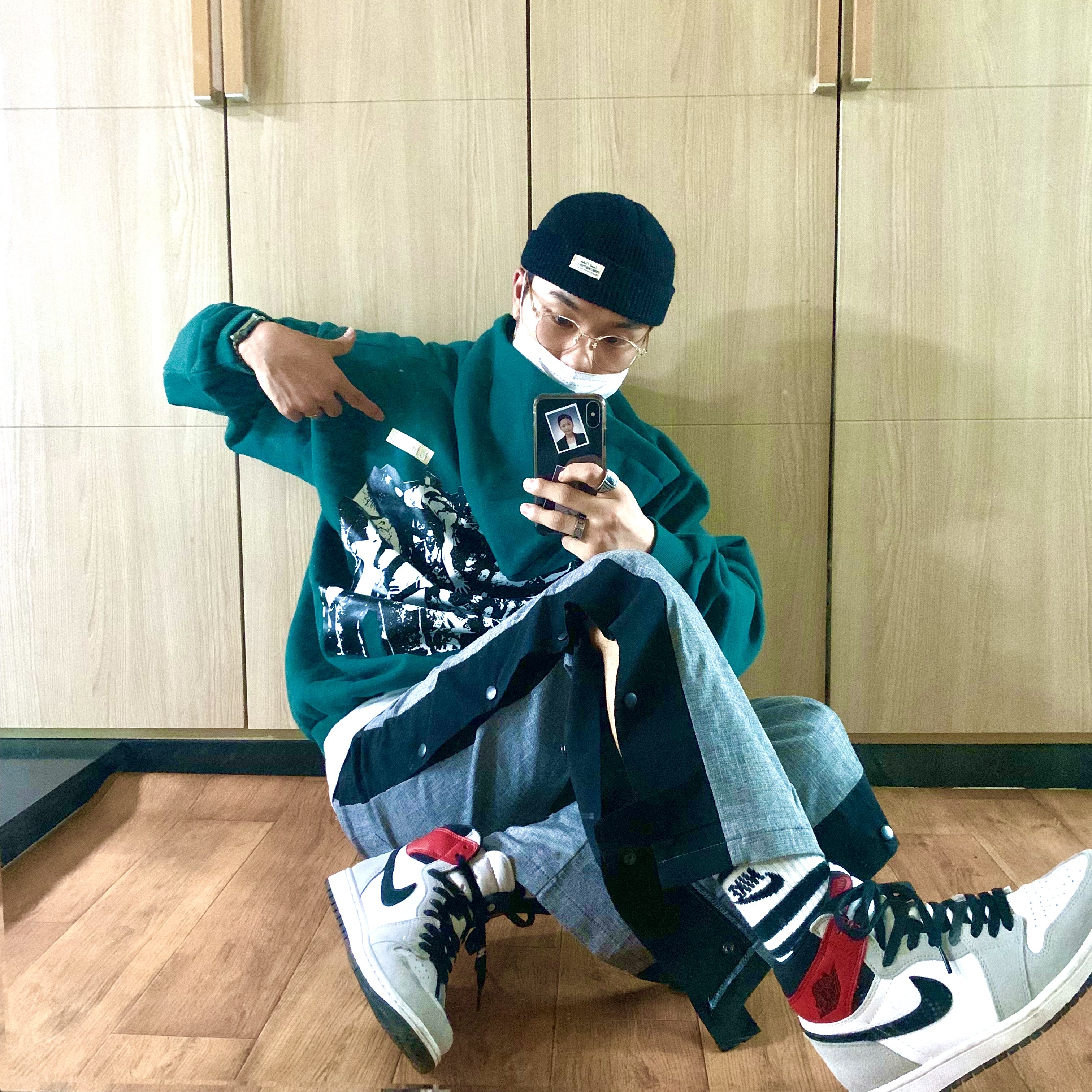 Jordan 1 Retro High OG Light Smoke Grey, (GS) Jordan 1 Retro High OG Light Smoke Grey 착용 스타일 - 1