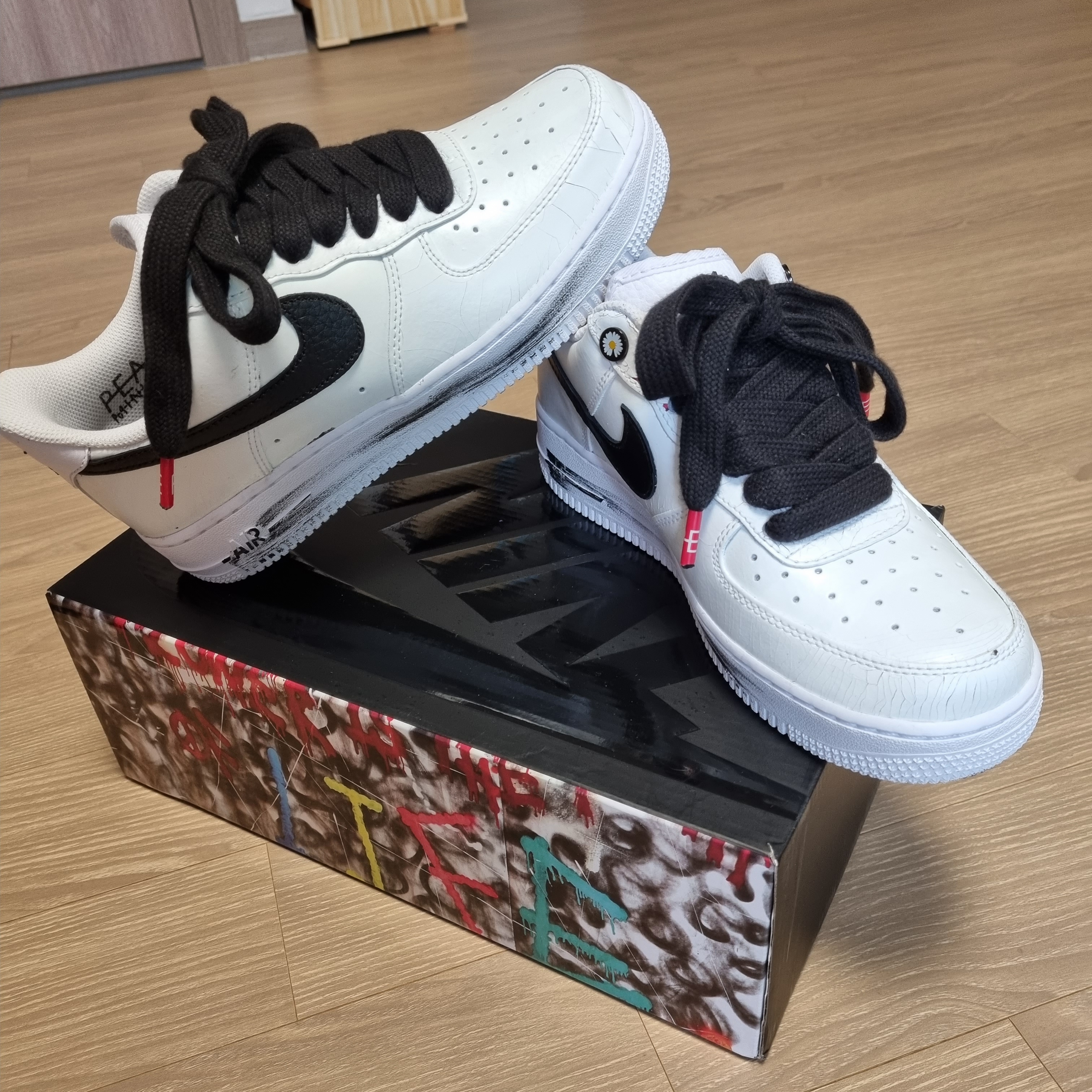 Nike x Peaceminusone Air Force 1 Low Para-Noise 2.0 착용 스타일 - 2