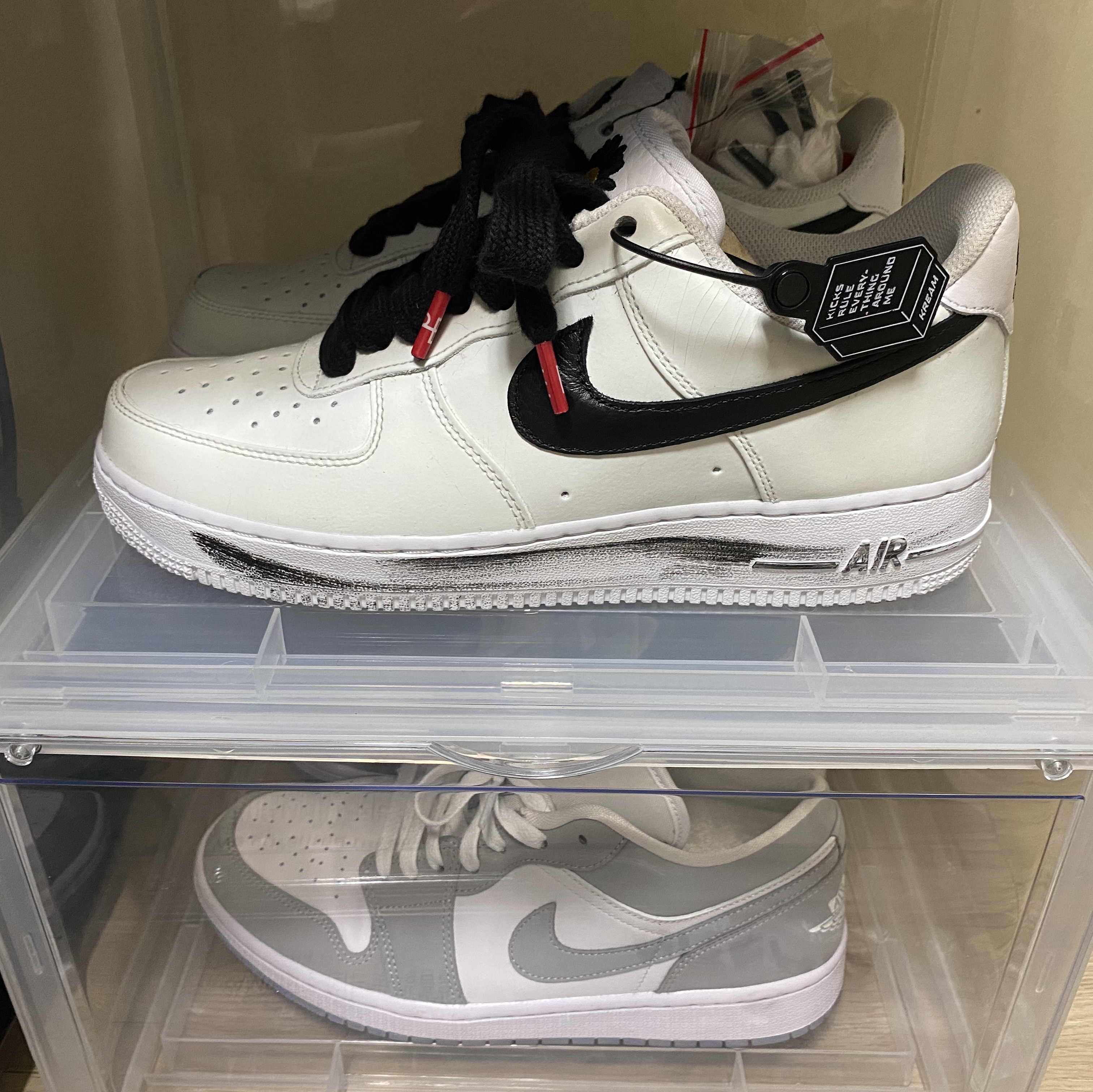 Nike x Peaceminusone Air Force 1 Low Para-Noise 2.0, (W) Jordan 1 Low White Wolf Grey 착용 스타일