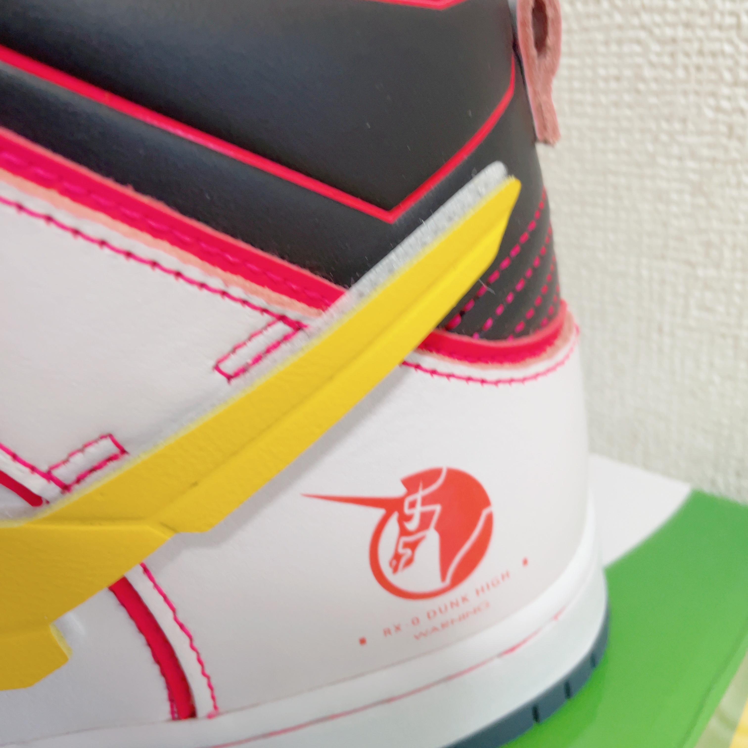 Nike x Gundam SB Dunk High Pro QS Unicorn RX-0 착용 스타일 - 3